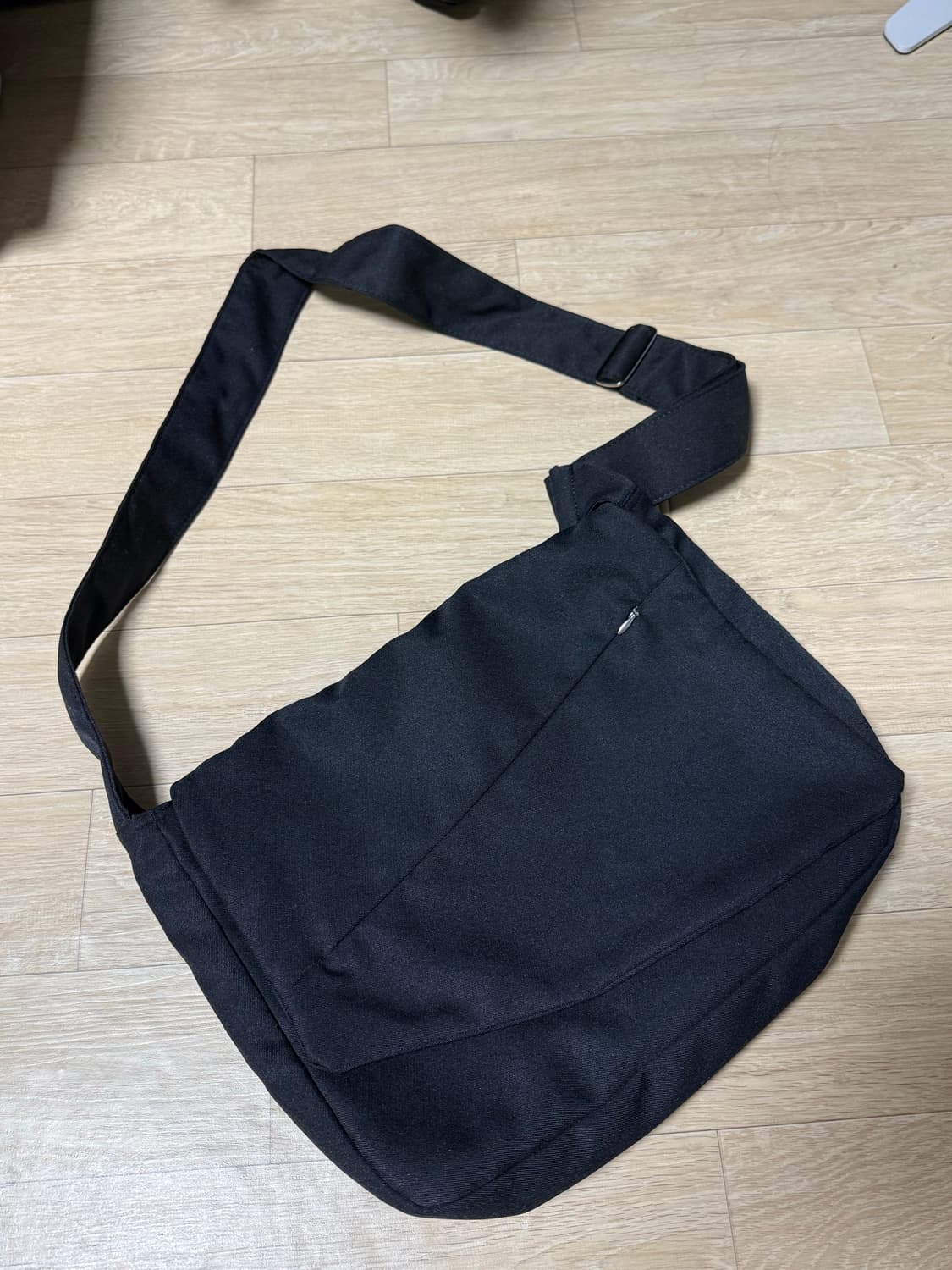 [OS]큐레이티드 퍼레이드 아이디얼 메신저 블랙 상품이미지1