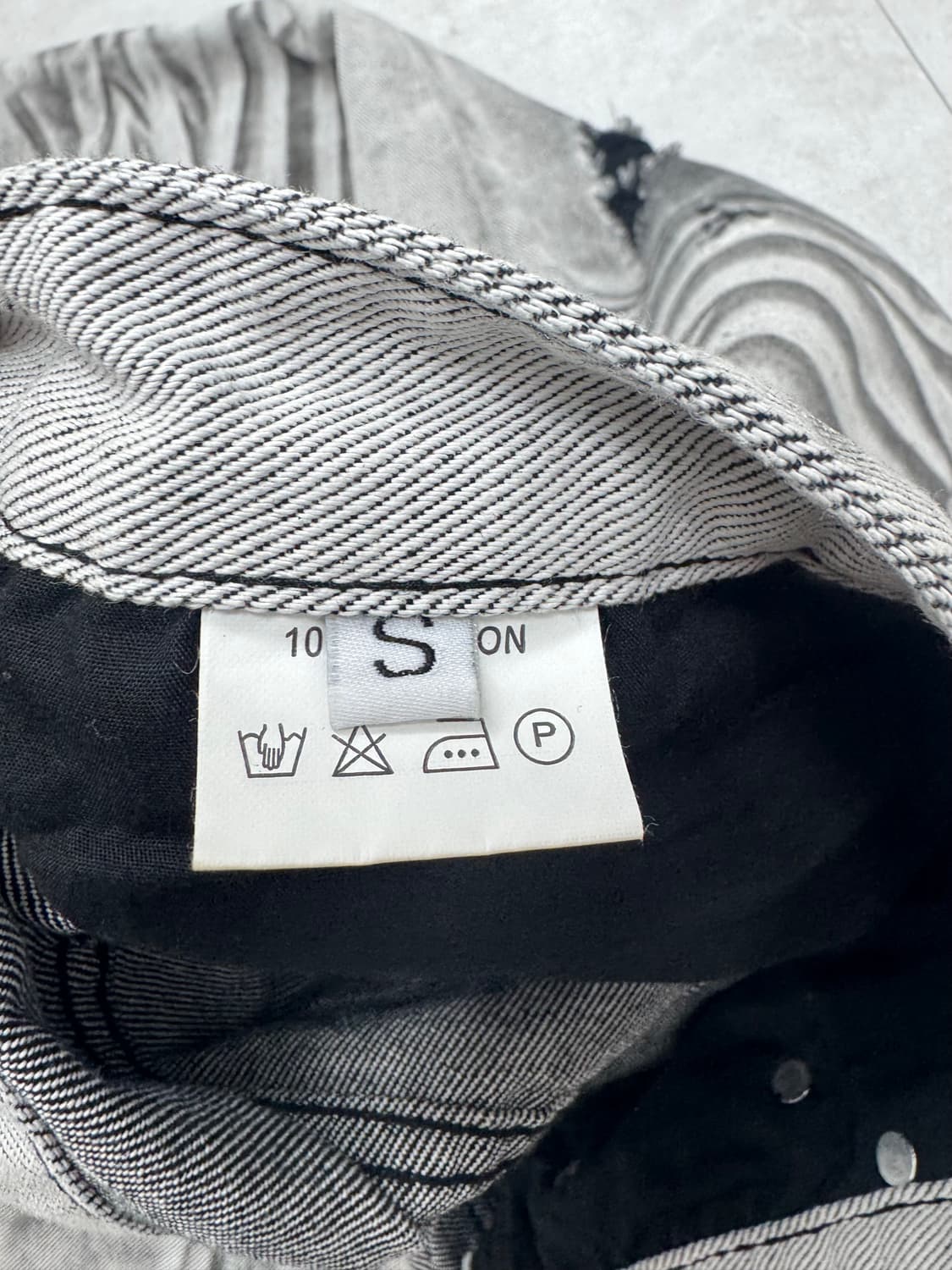 •Autumn Wind 더티 워싱 디스트로이드 데님 부츠컷 팬츠 상품이미지8