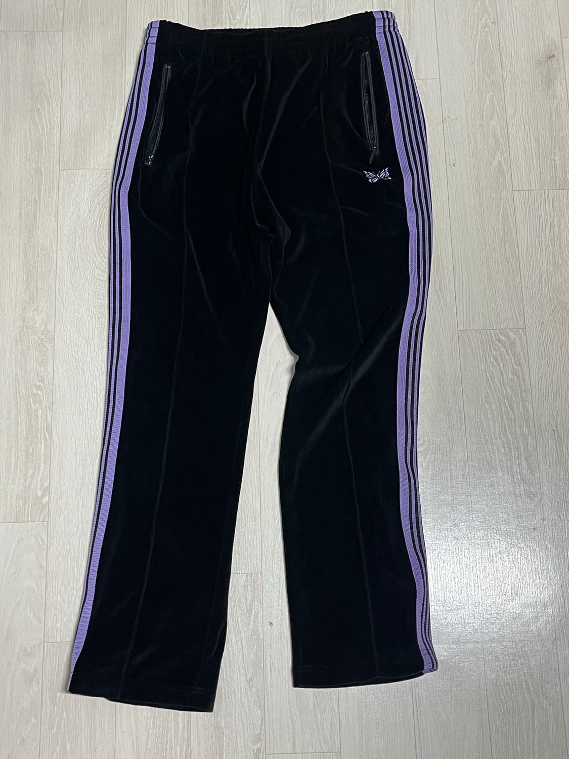 니들스 내로우 트랙 팬츠 벨루어 블랙 상품이미지2