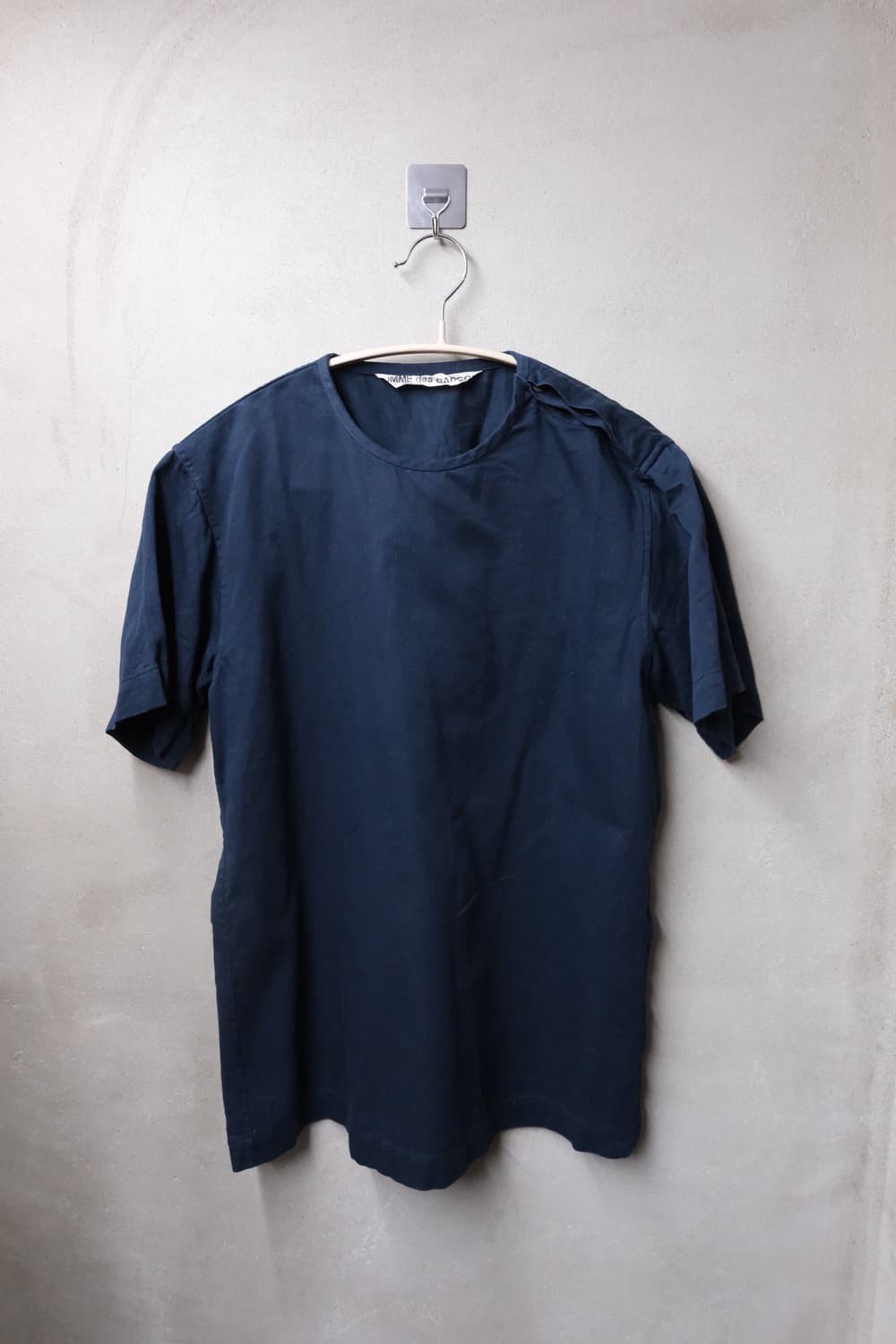 Comme des garcons 숄더 버튼 반팔 티셔츠 상품이미지4