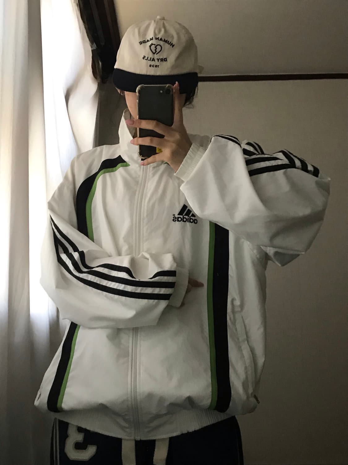 아디다스 90s 오버핏 화이트 바람막이 상품이미지1