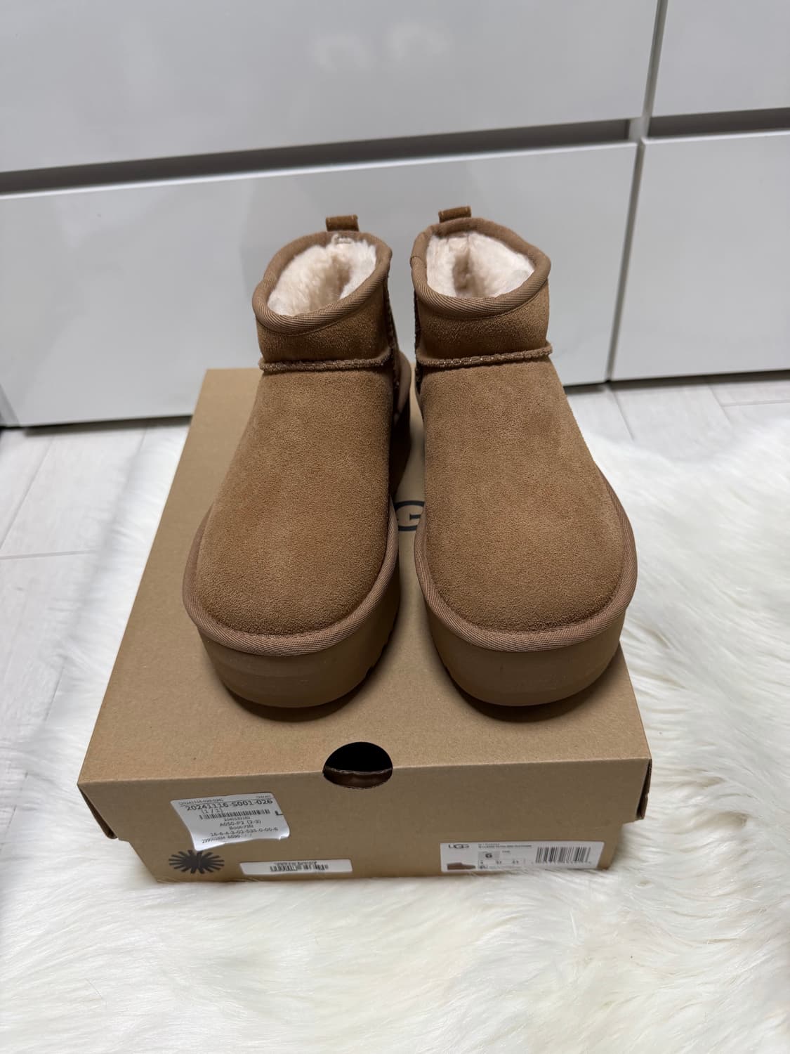 Ugg 스웨이드 레더 미니 플랫폼 체스트넛6사이즈 새상품 상품이미지1