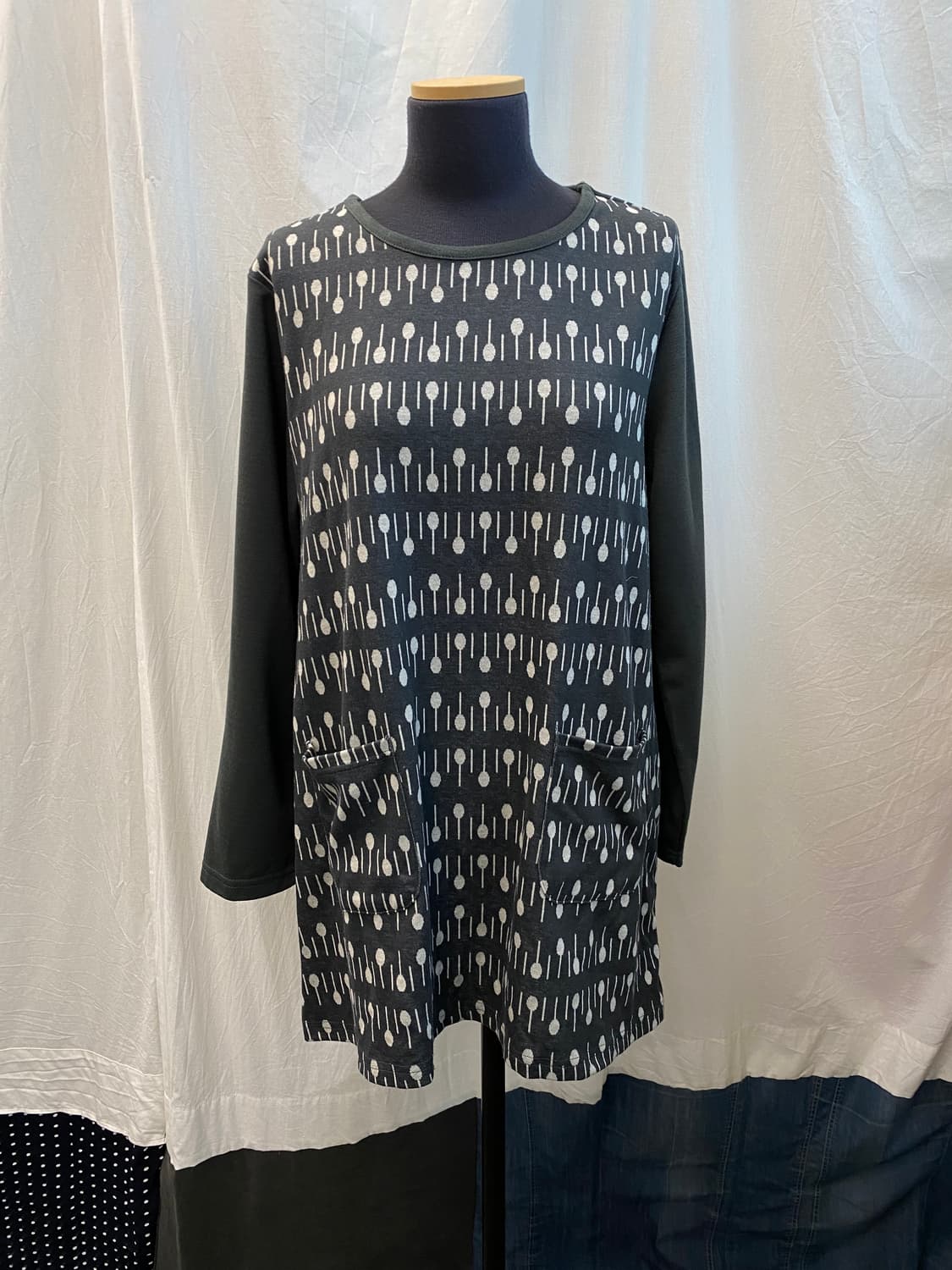 차콜 도트 롱탑(L) 상품이미지1