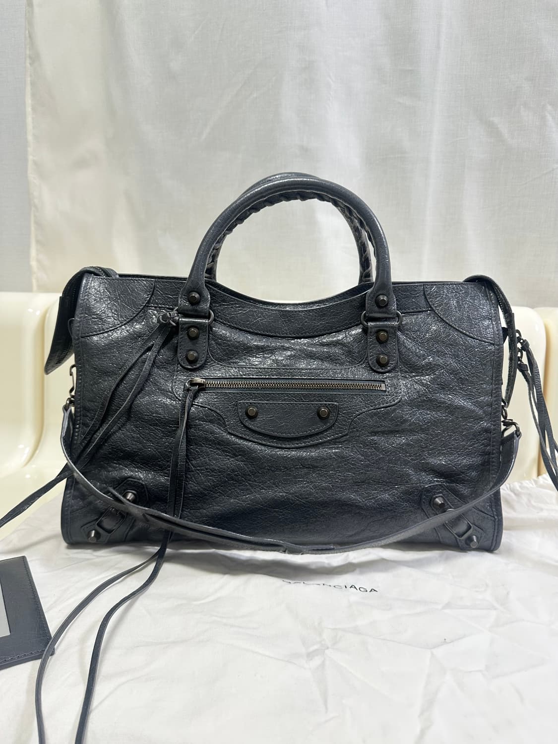 [A+ 정품] 발렌시아가 시티 모터백 미디움 다크그레이 상품이미지4