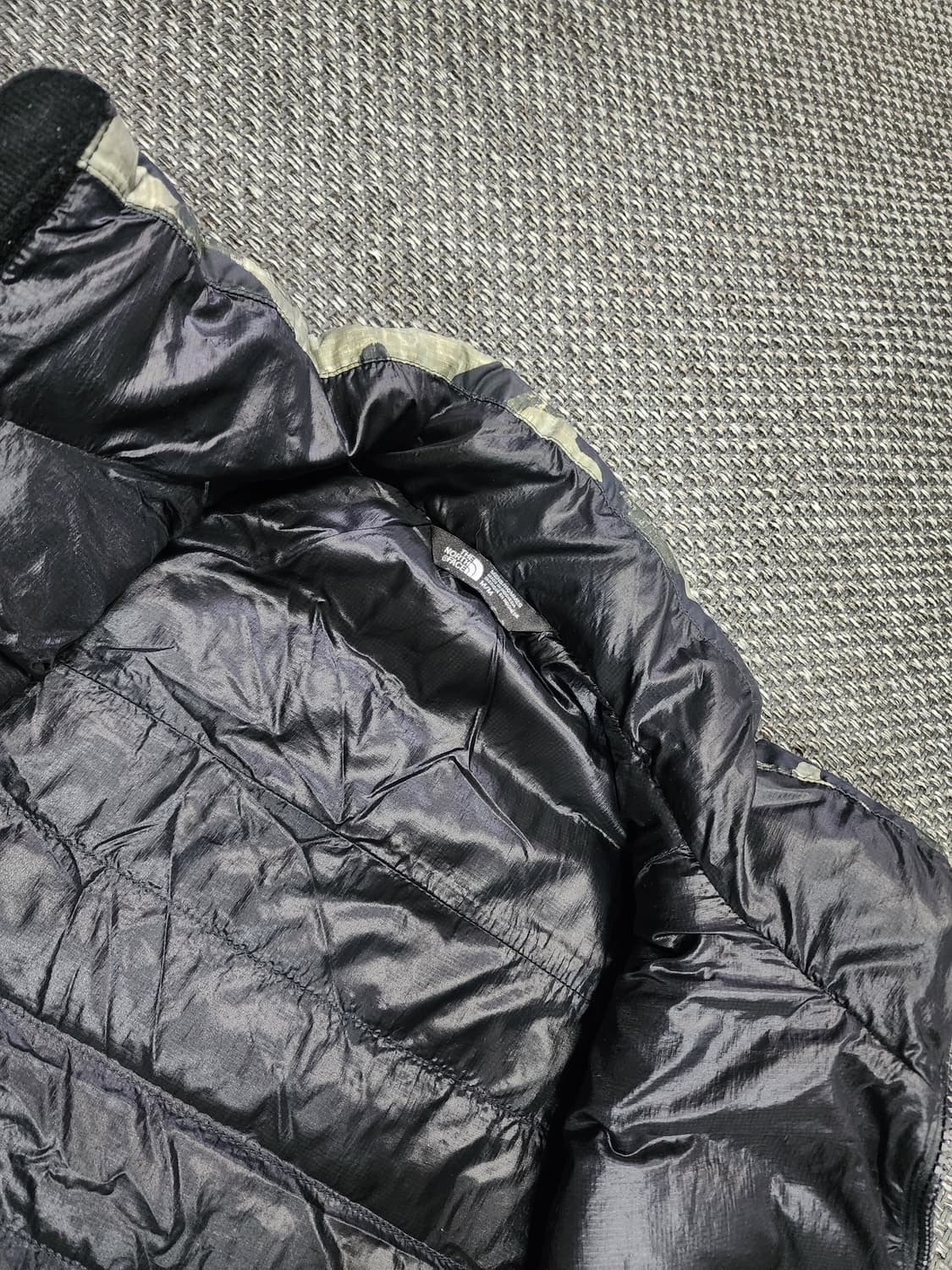 노스페이스 550 구스다운 패딩 조끼 카모 M사이즈 상품이미지4