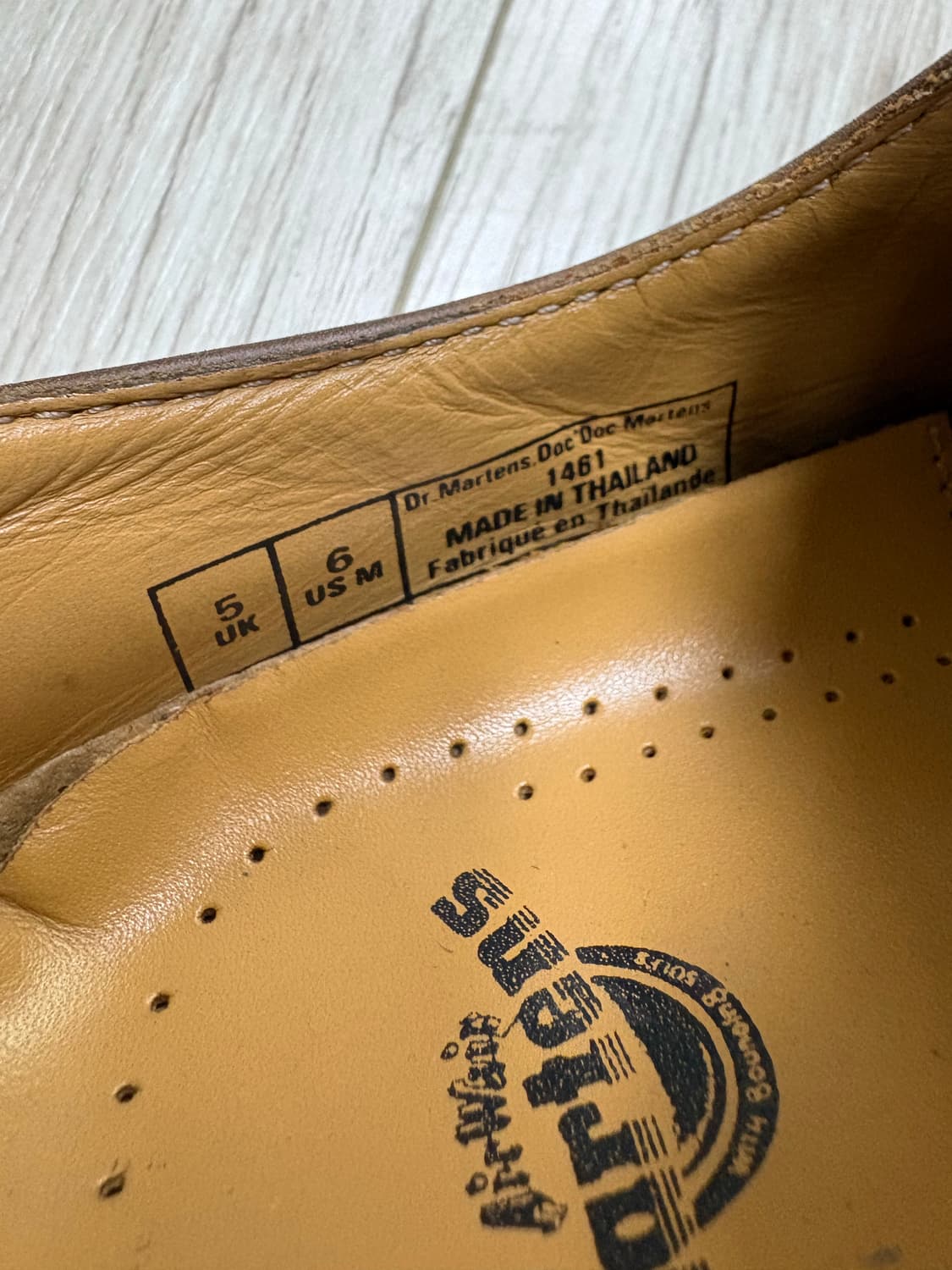 닥터마틴 1461 3홀 크레이지홀스 240 상품이미지7