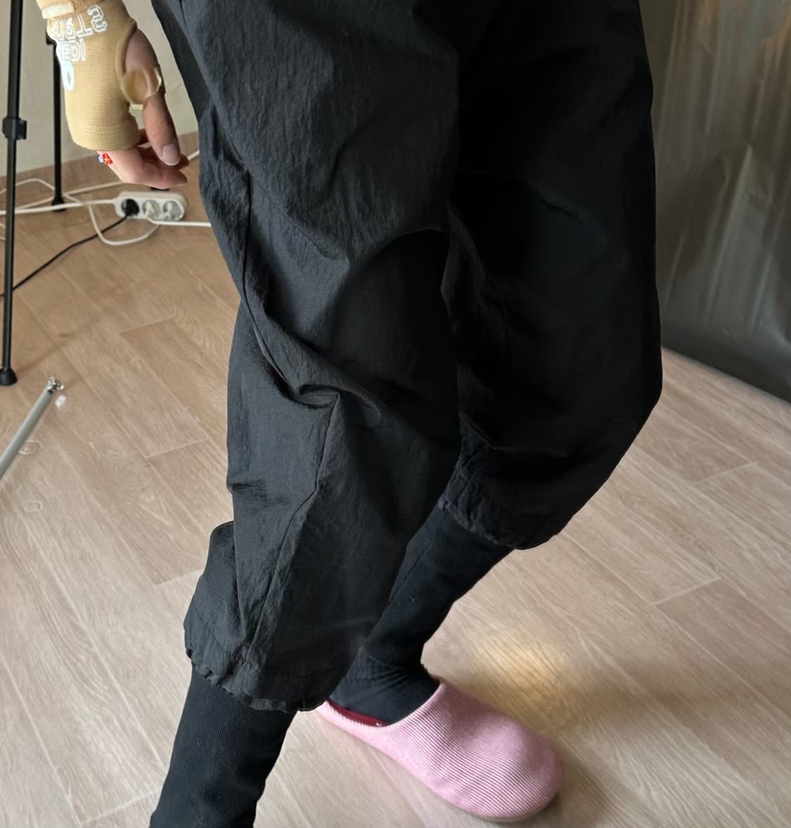 Spinns 블랙 나일론 팬츠 상품이미지2