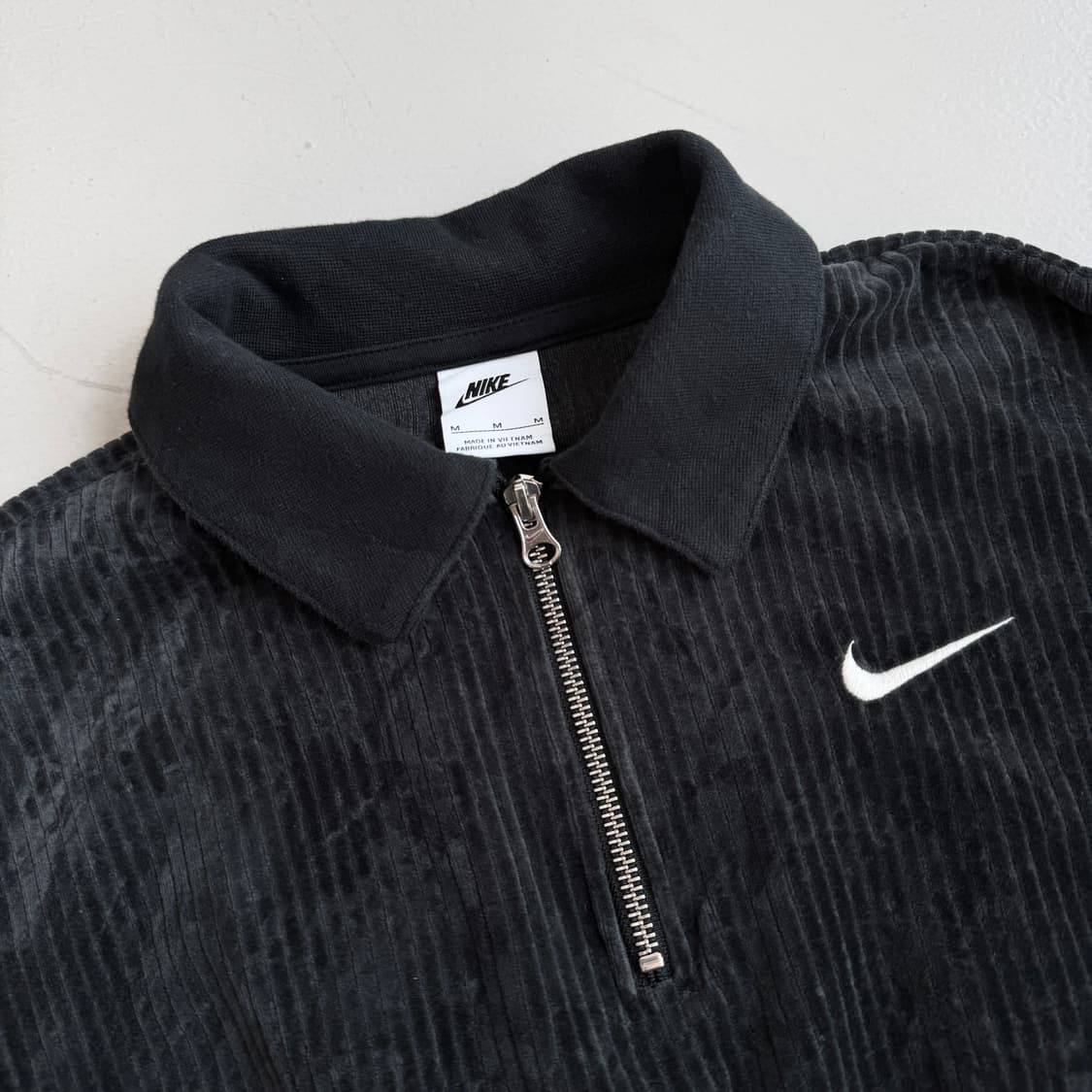 나이키 신형 NSW 벨루어 쿼터 집업 블랙 상품이미지3