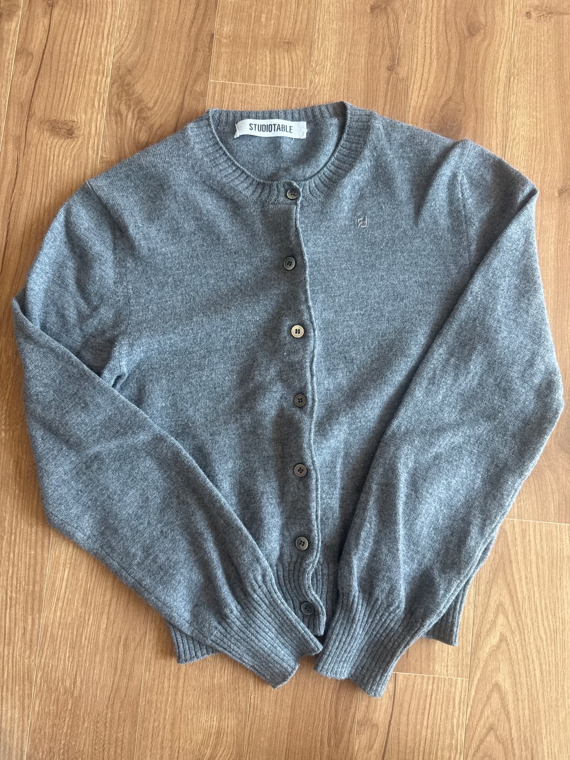스튜디오 테이블 가디건 상품이미지2