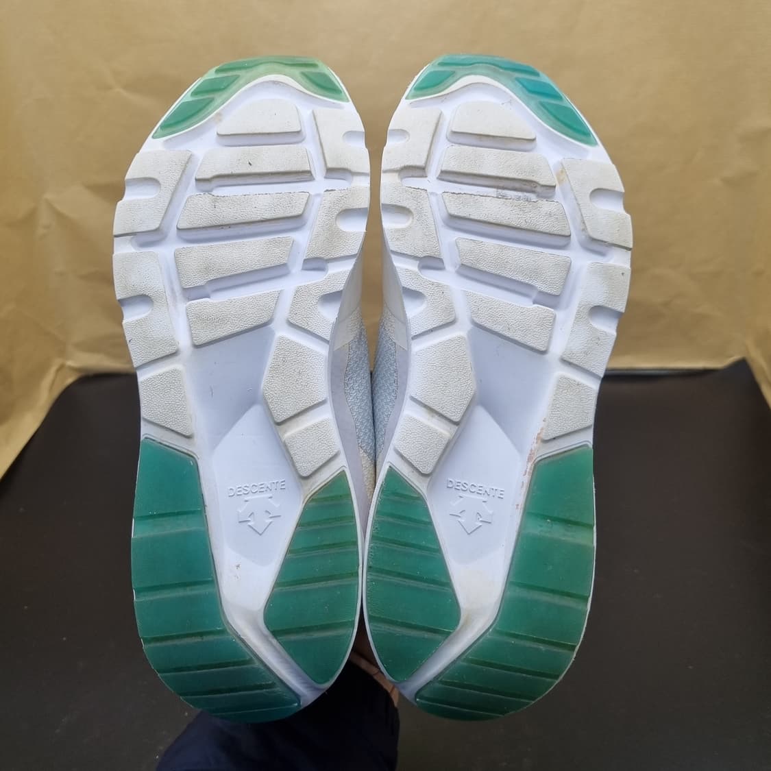 데상트 하이퍼시티 여성운동화235  상품이미지3