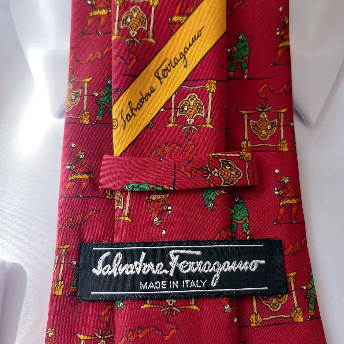 살바토레 페라가모 실크 레드 넥타이 9.7cm A등급 A18854
 상품이미지3