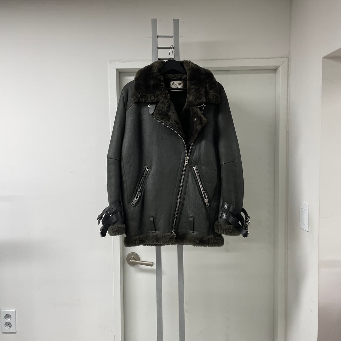 아크네스튜디오 무스탕 32(w) 상품이미지1