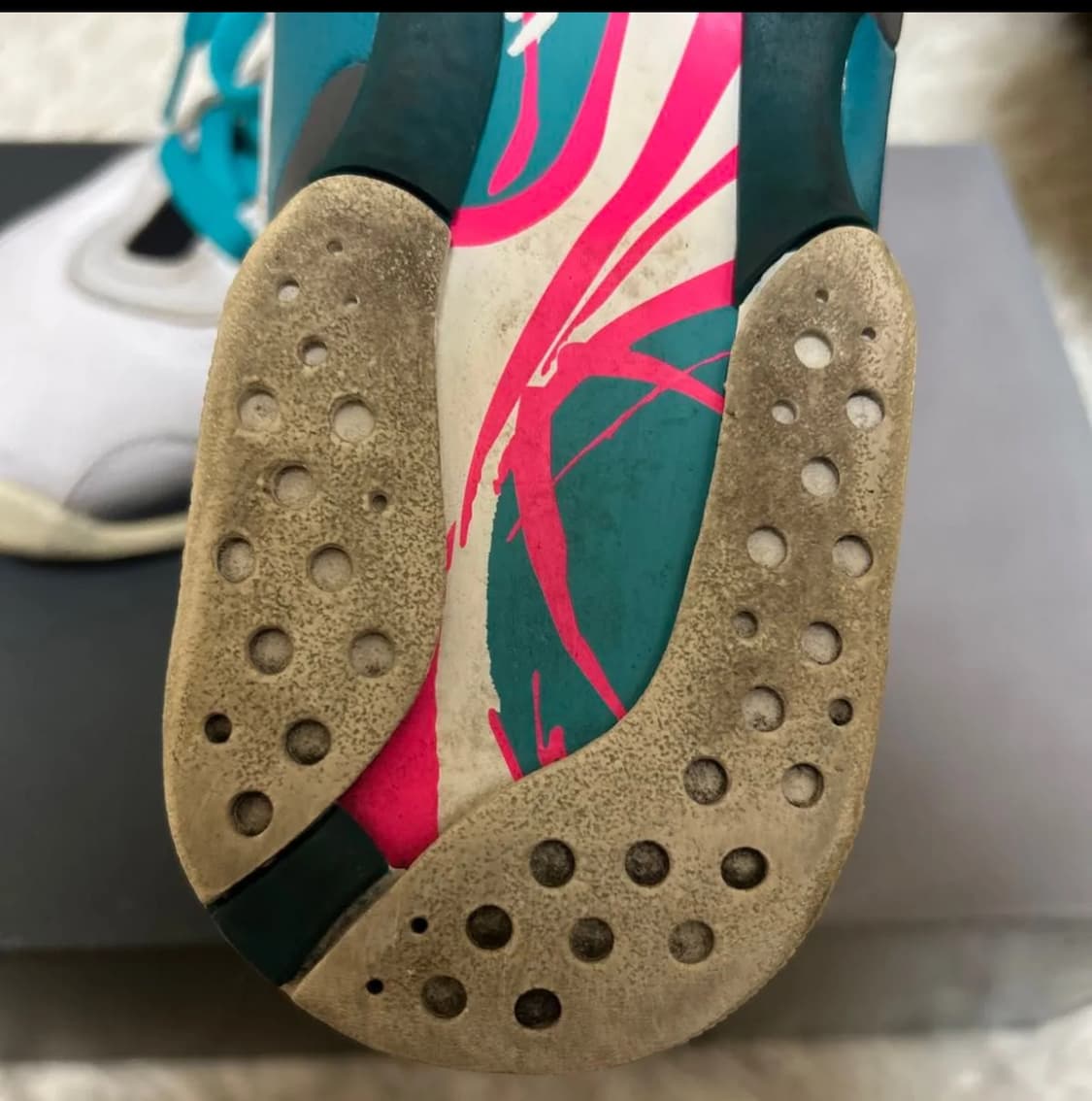 에어조던 레트로8 사우스비치 250 상품이미지3