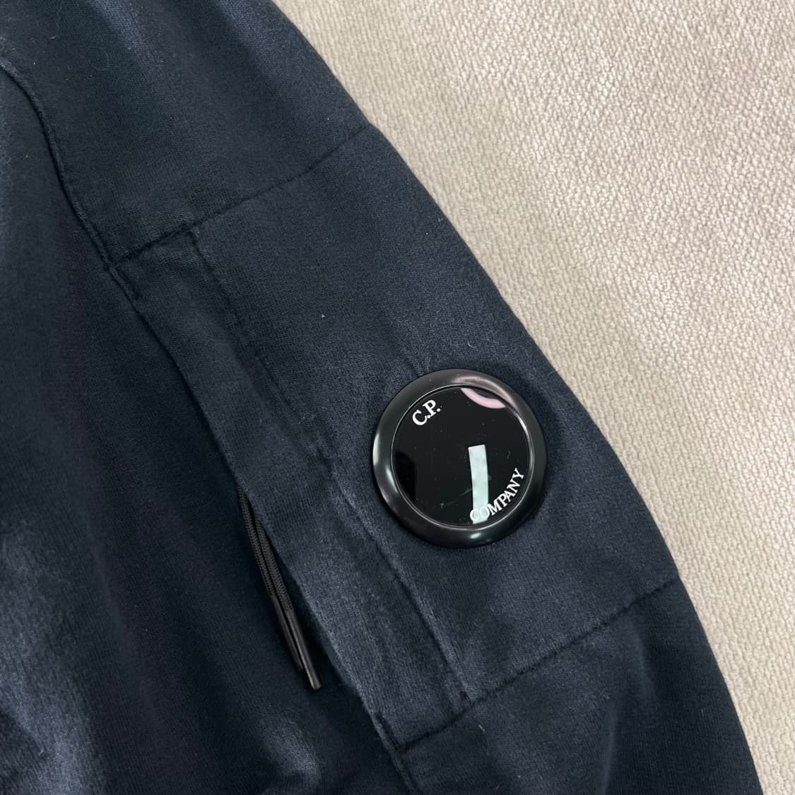 100 CP컴퍼니 11주년 렌즈와펜 블랙 롱슬리브 티셔츠 상품이미지3