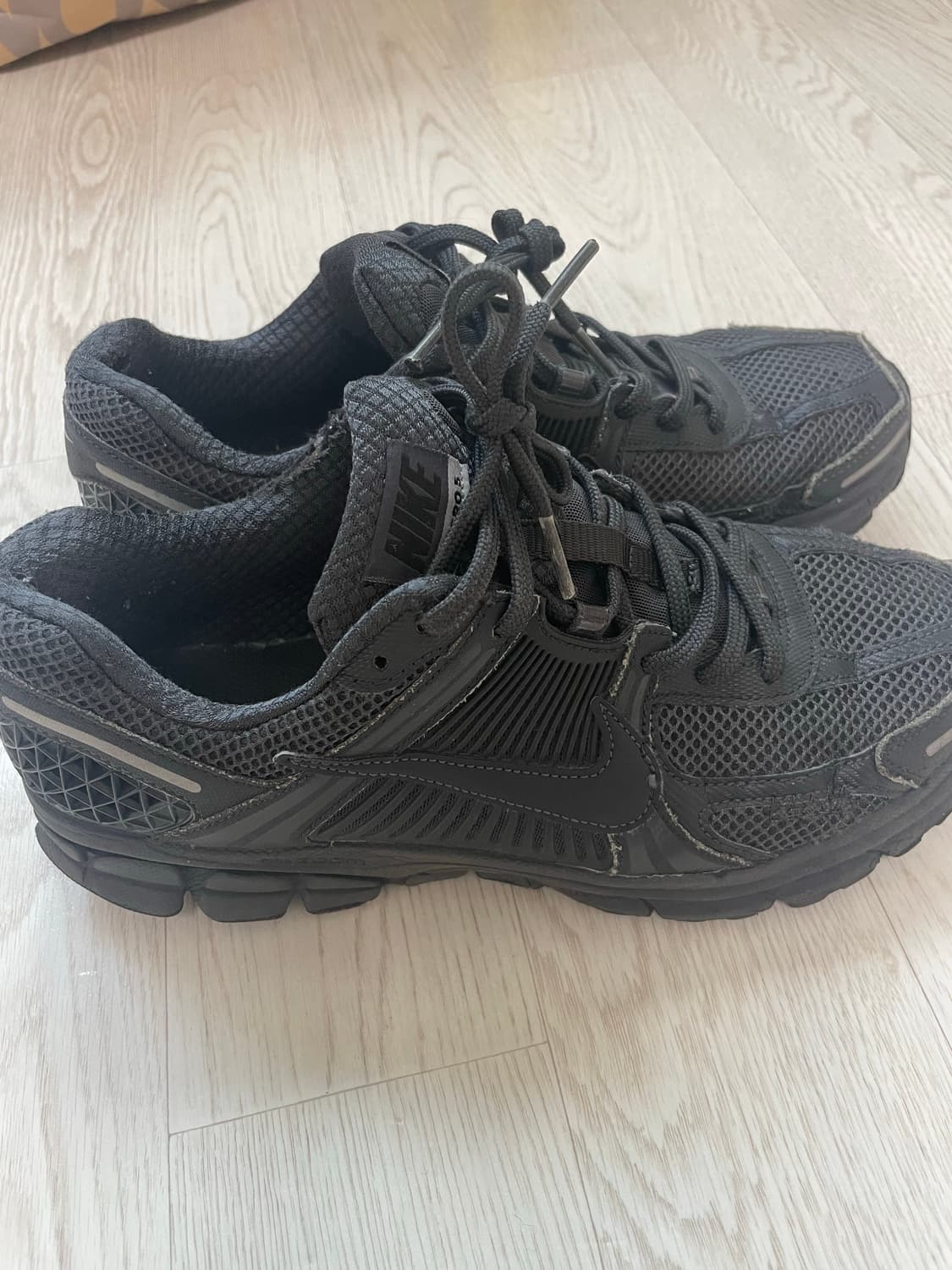 나이키 줌 보메로5 블랙 260 상품이미지3