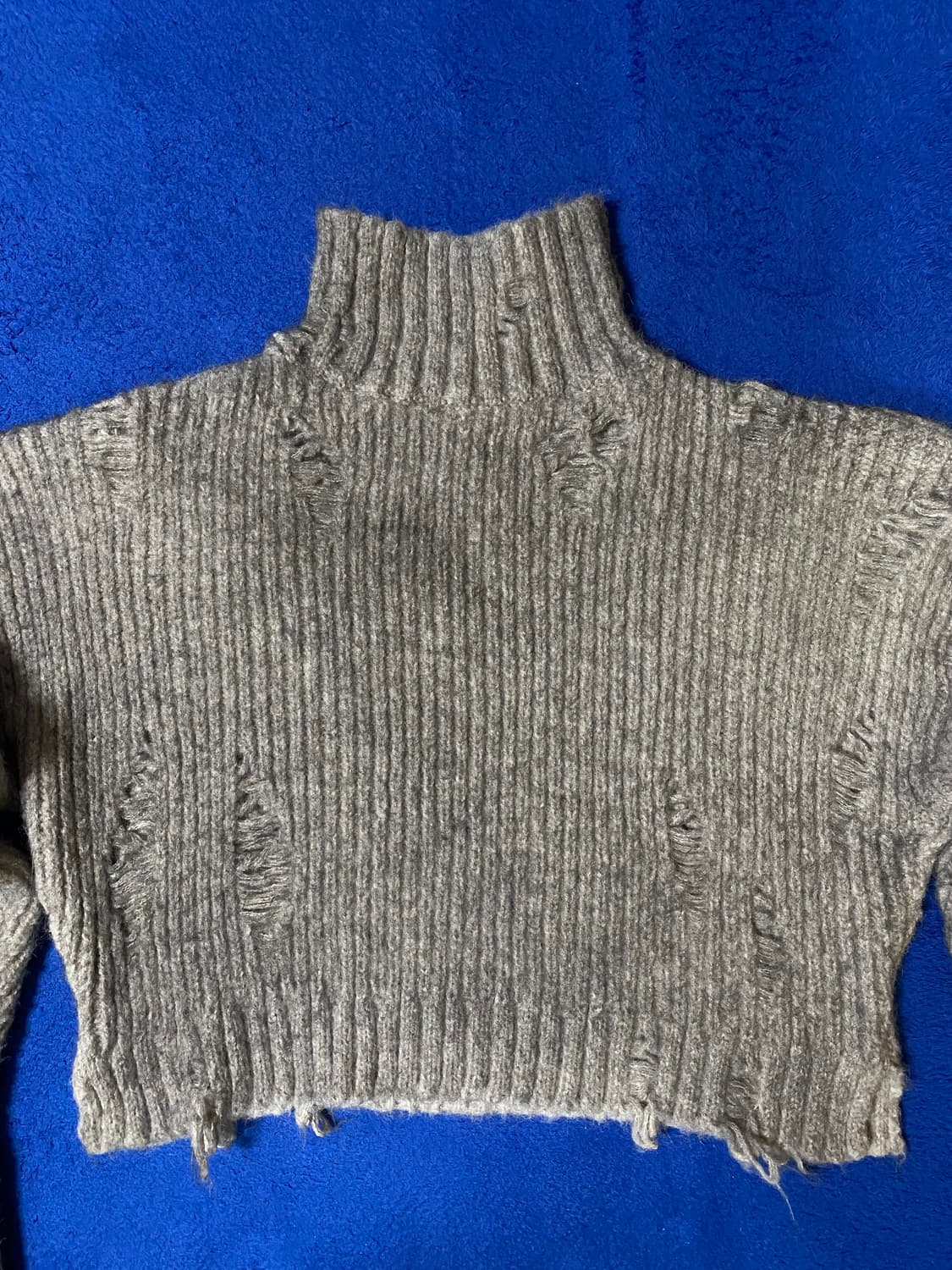 Ulkin x LSD 얼킨 LSD 스프레이 터틀넥 크롭 스웨터 그레이 상품이미지6