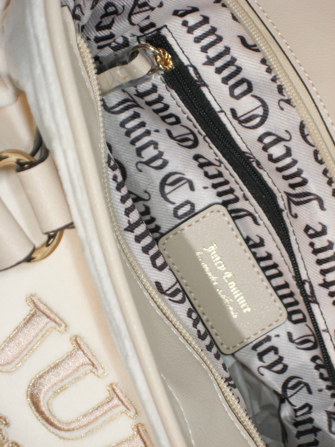 쥬시 꾸뛰르 크림&핑크 벨로아 빅 숄더백 + 하트 키 챰 💛 히메갸루  상품이미지4