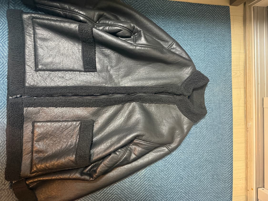 니들스 가죽 무스탕 판매합니다 상품이미지1