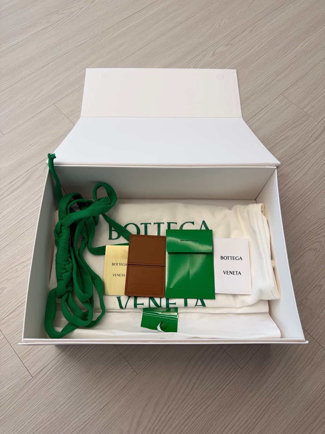 보테가베네타 안디아모 스몰 블랙 상품이미지2