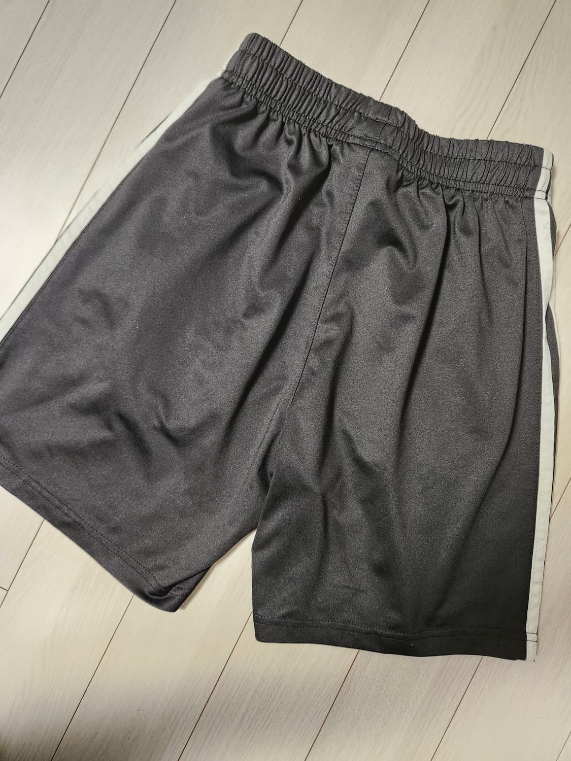 아디다스 마샬아츠 반바지 사이즈xs

허리줄 빼서 없어요

여러 중고사이 상품이미지6