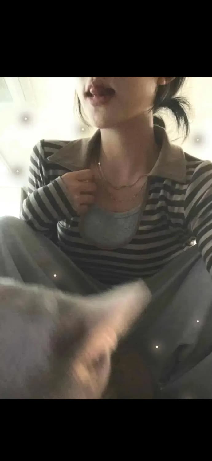 스트라이프 피케 브라운티셔츠 에이블리애즈온키미스원더원더애니원모어 상품이미지2