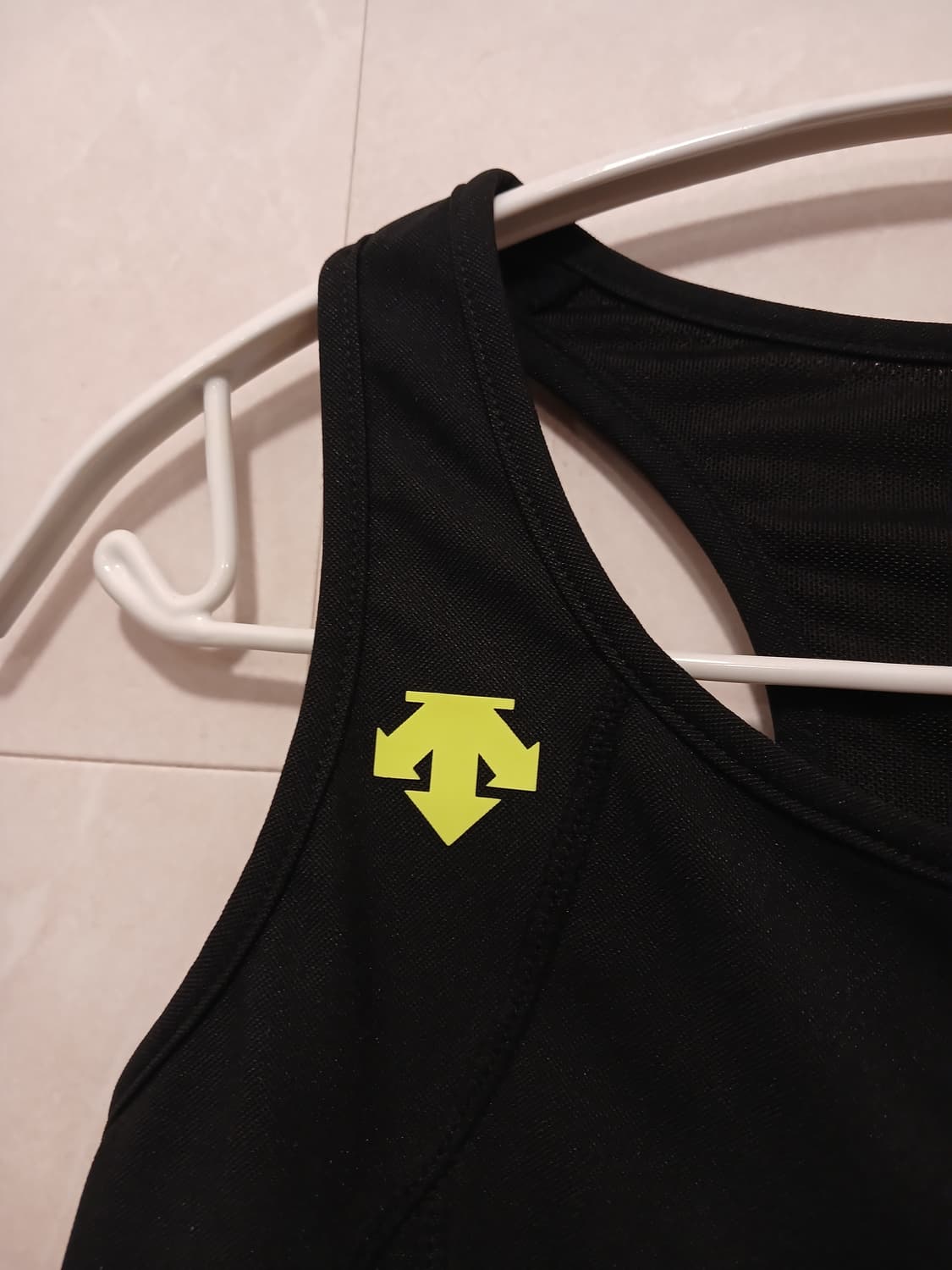 데상트 정품 여성 러닝 민소매 집업 85 사이즈 상품이미지3