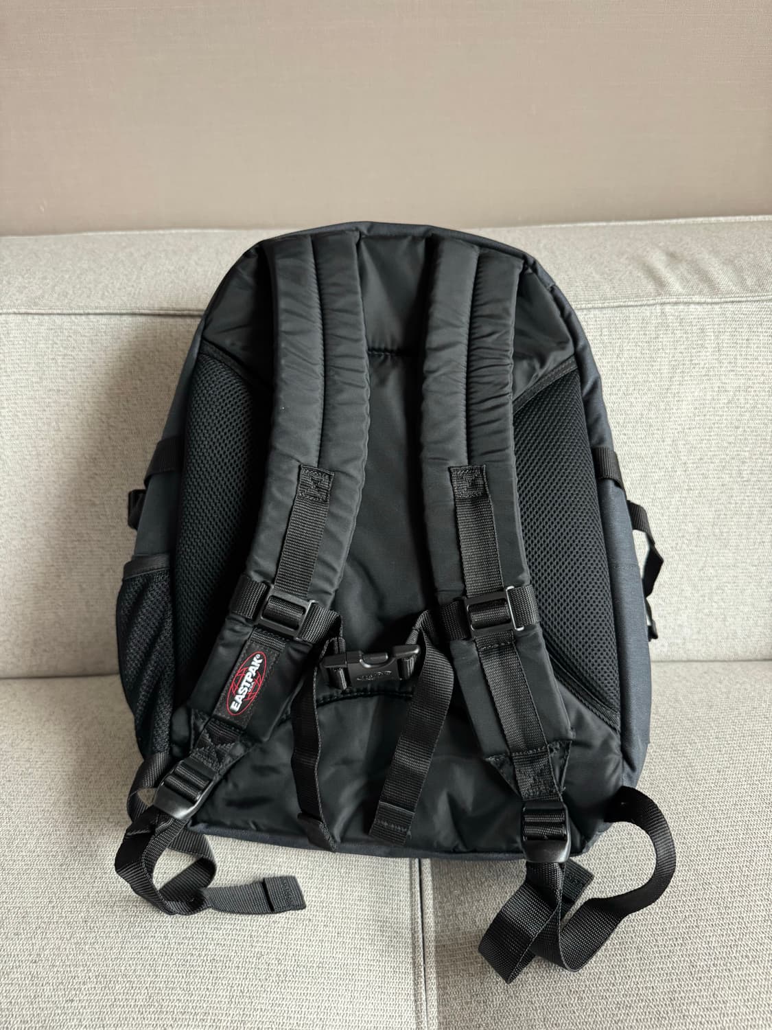 [EASTPAK]이스트팩 에그웜_미드나잇 컬러 37L 상품이미지2