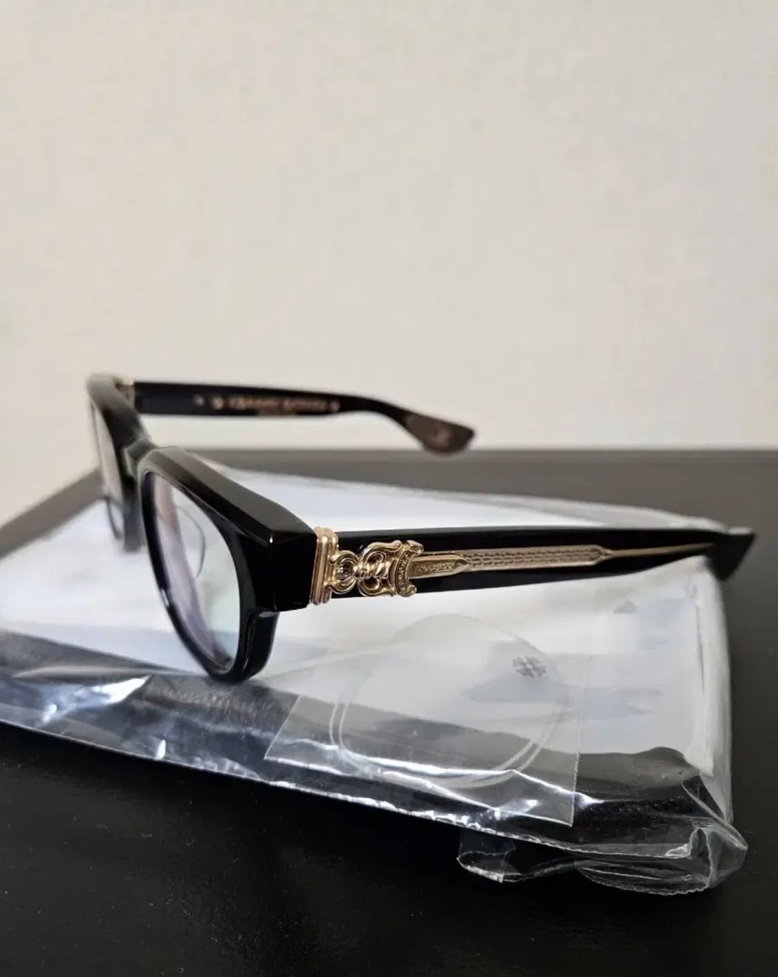 크롬하츠 안경 컨볼루티드 판매합니다 상품이미지1