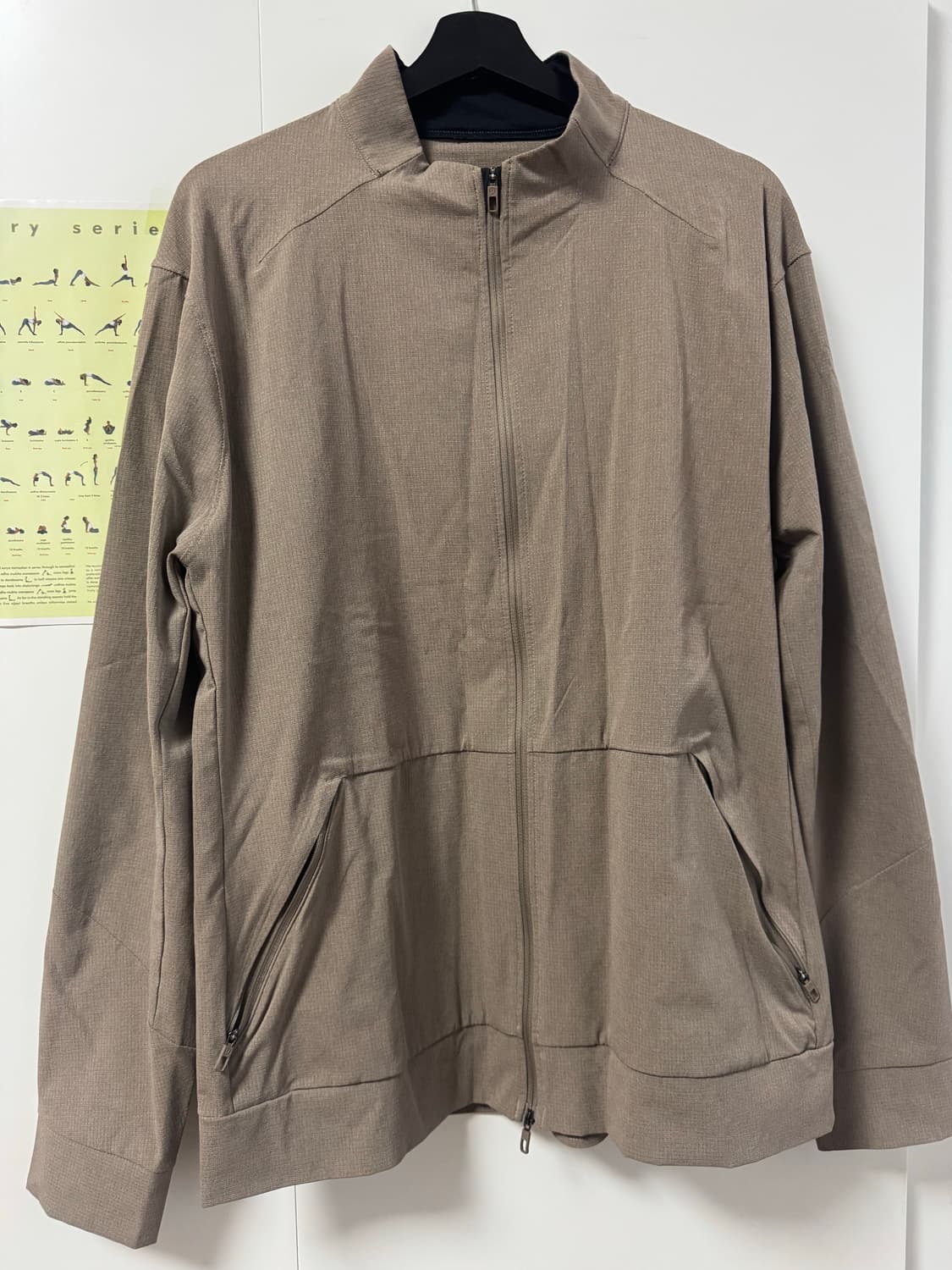 룰루레몬 에어링 이지 자켓 팝니다 상품이미지1