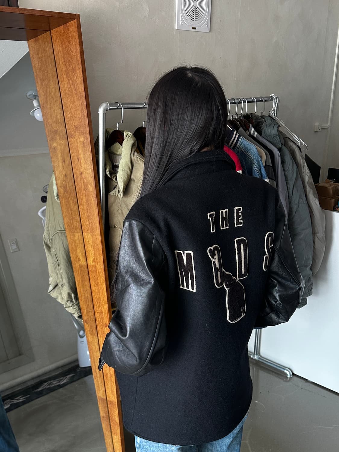 토요엔터프라이즈 화이츠빌 × THE MODS 30주년 바시티 자켓 상품이미지3