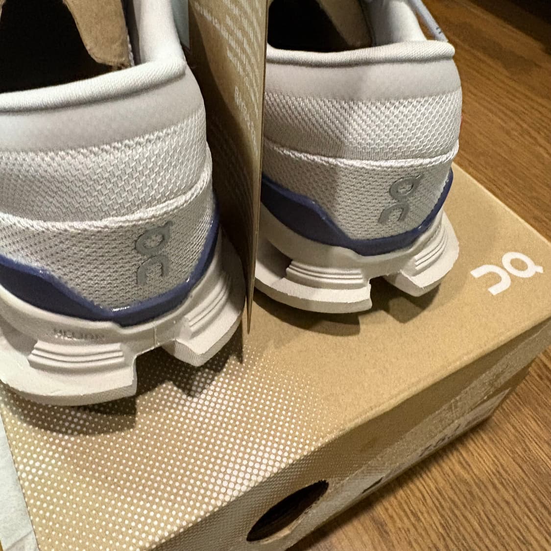 [새제품]온러닝 클라우드 X 4 라벤더 (245) 상품이미지4