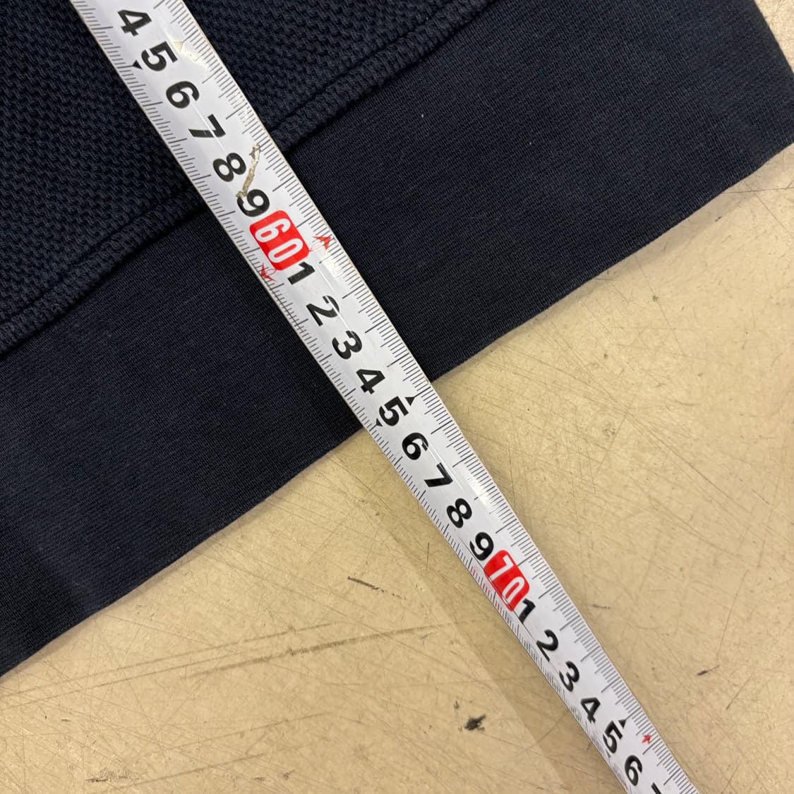 프레드페리 네이비 스몰로고 맨투맨 상품이미지4