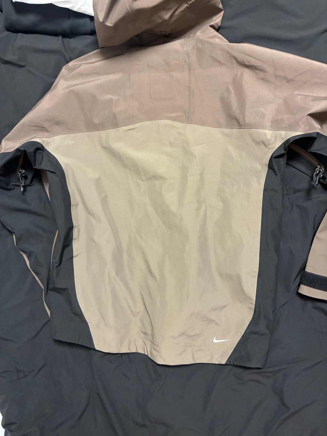 나이키 acg 스톰핏 adv 고어텍스 미저리 (L사이즈) 상품이미지4