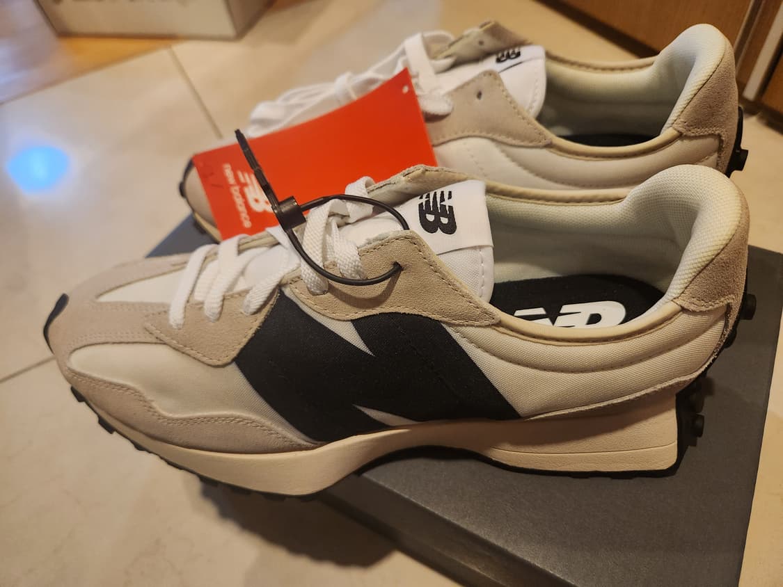 (새상품) 270mm 뉴발란스 327 화이트 블랙 상품이미지1