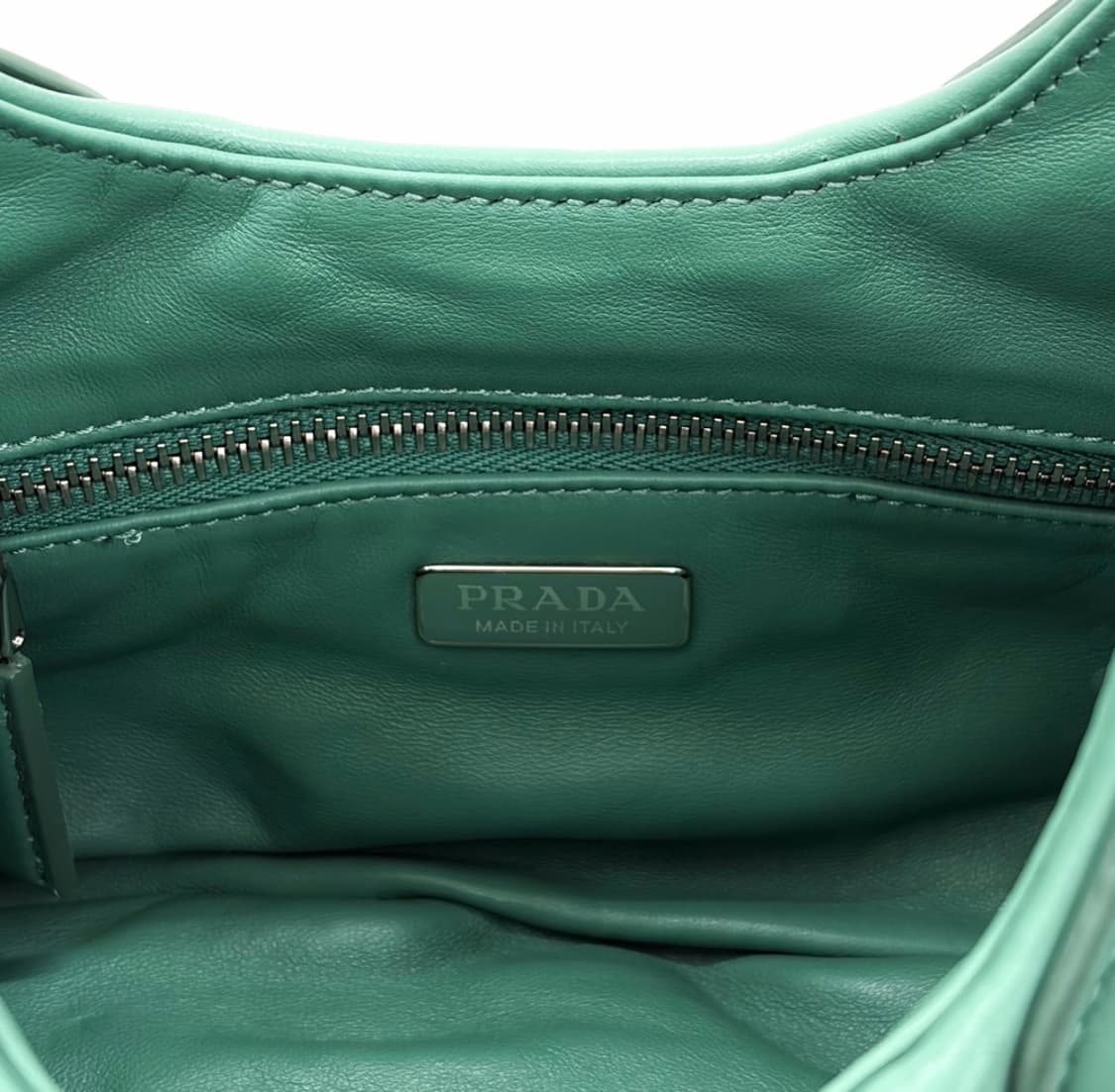 프라다 여성 문백 패딩 패디드 나파 레더 숄더백 크로스백 가방 망고 그린 상품이미지9