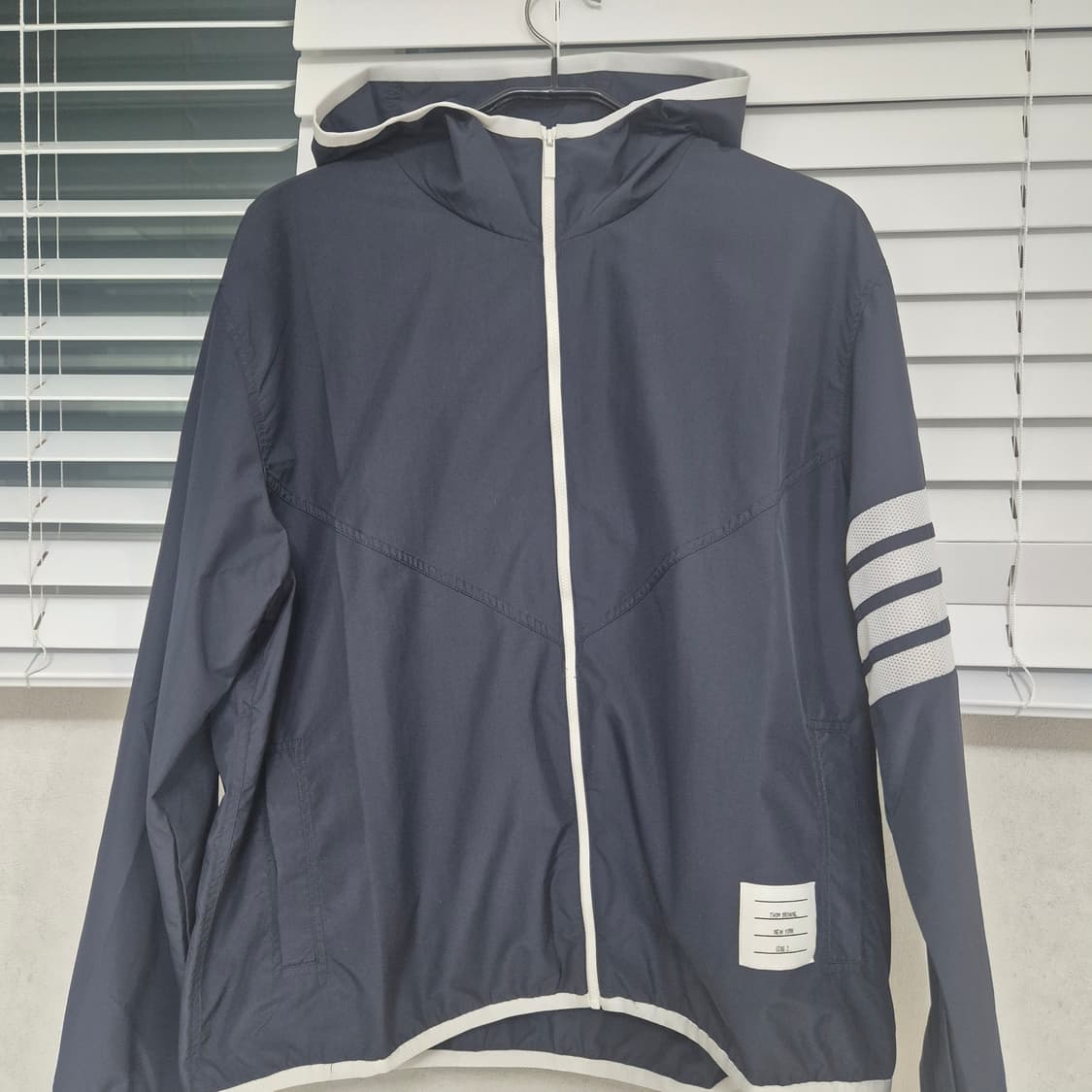 톰브라운 립스탑 신형 바람막이 2사이즈 상품이미지1