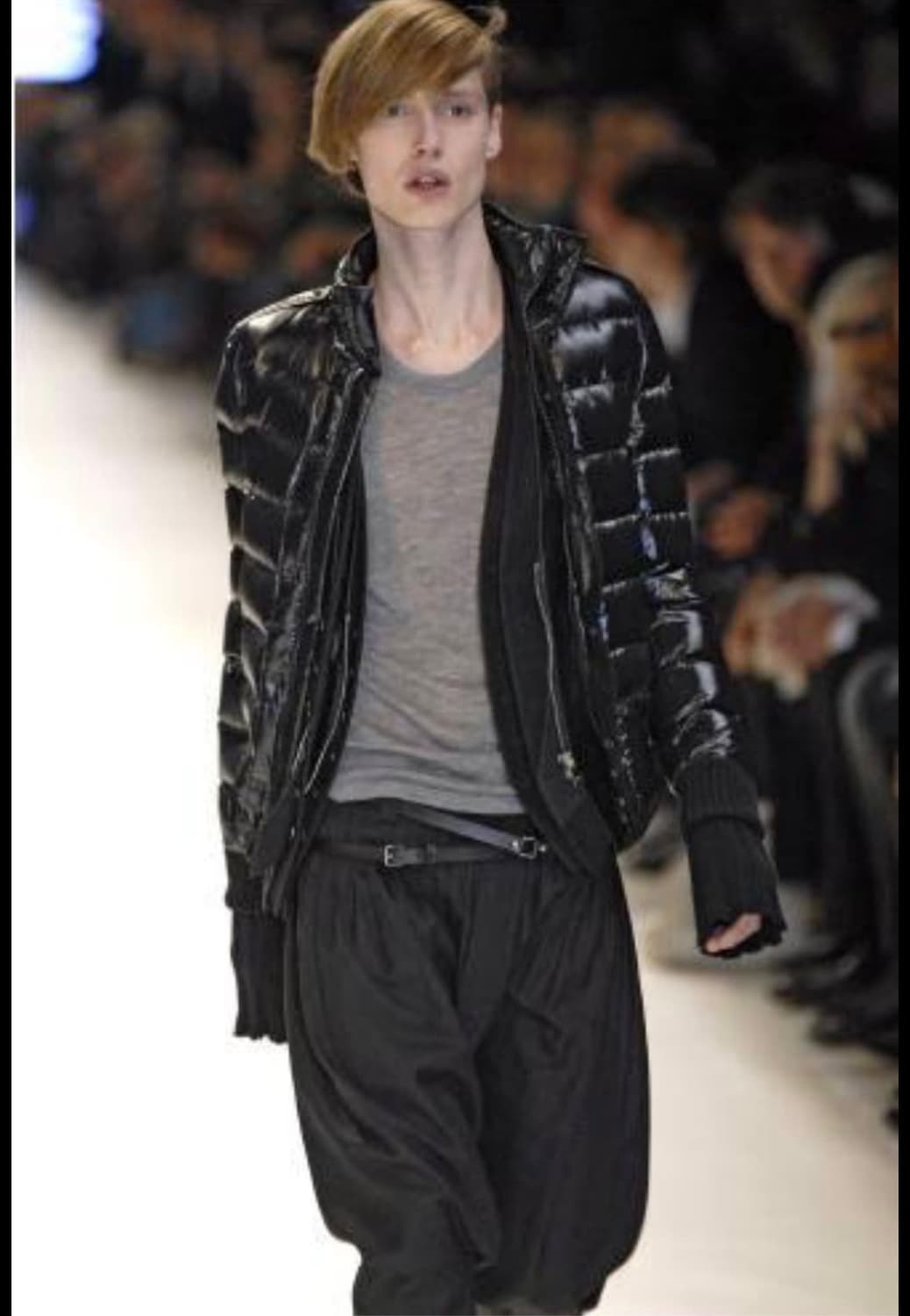 07 디올옴므 패딩 블랙 벨트 에비에이터 에디슬리면 구합니다 상품이미지1