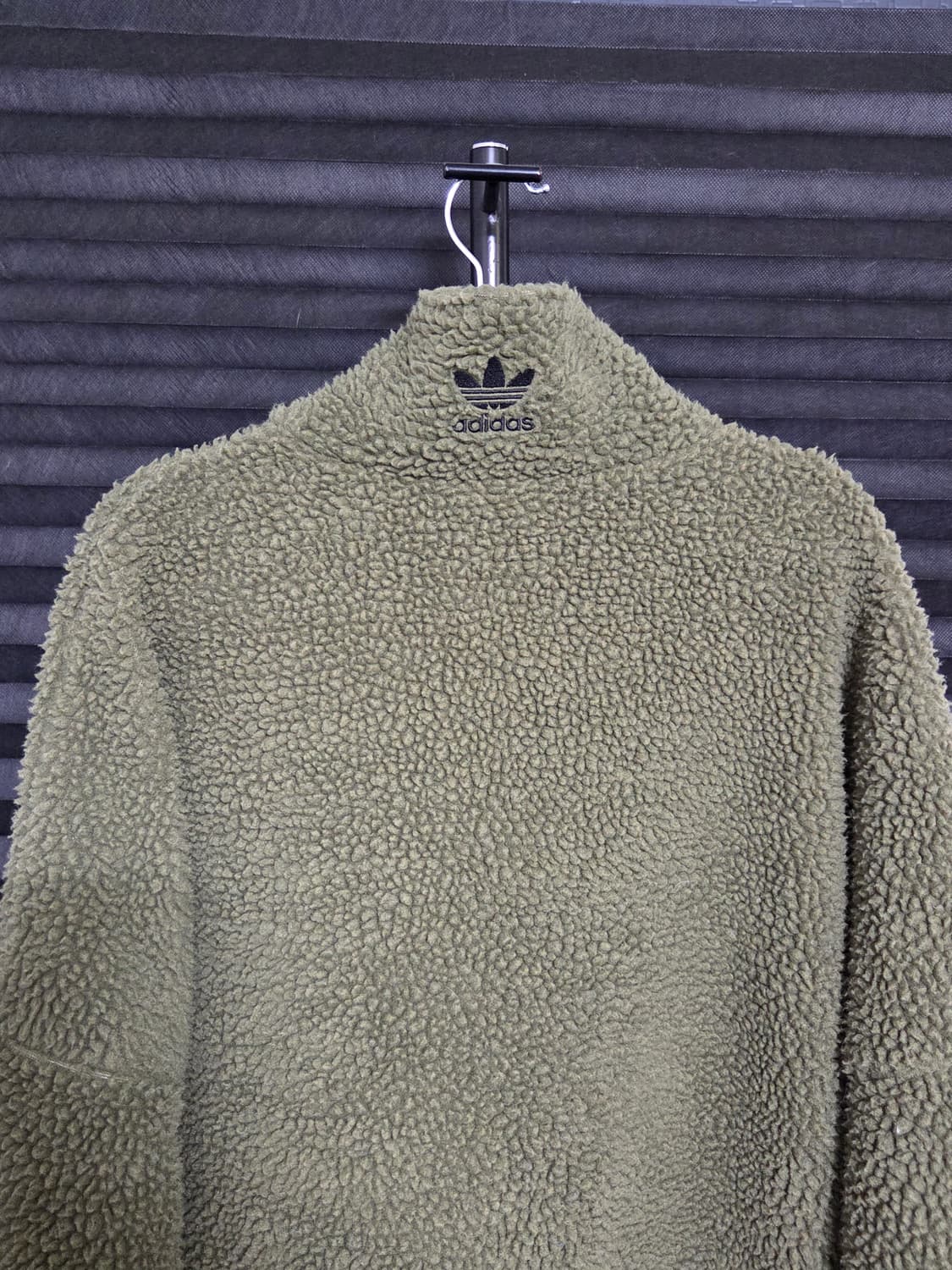 [아디다스] 빅 트레포일 쉐르파 플리스 자켓 판매합니다. 상품이미지6