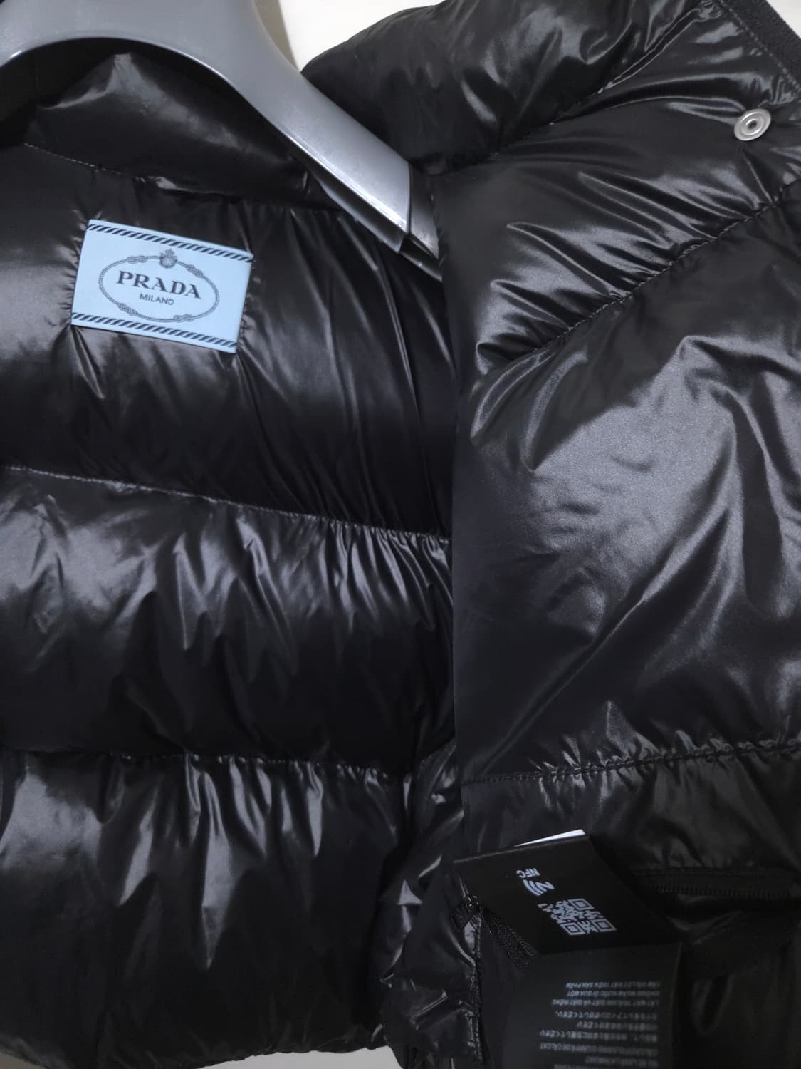 [새상품급] 프라다 여성 컨버터플 크롭 다운 패딩 38Size 상품이미지6