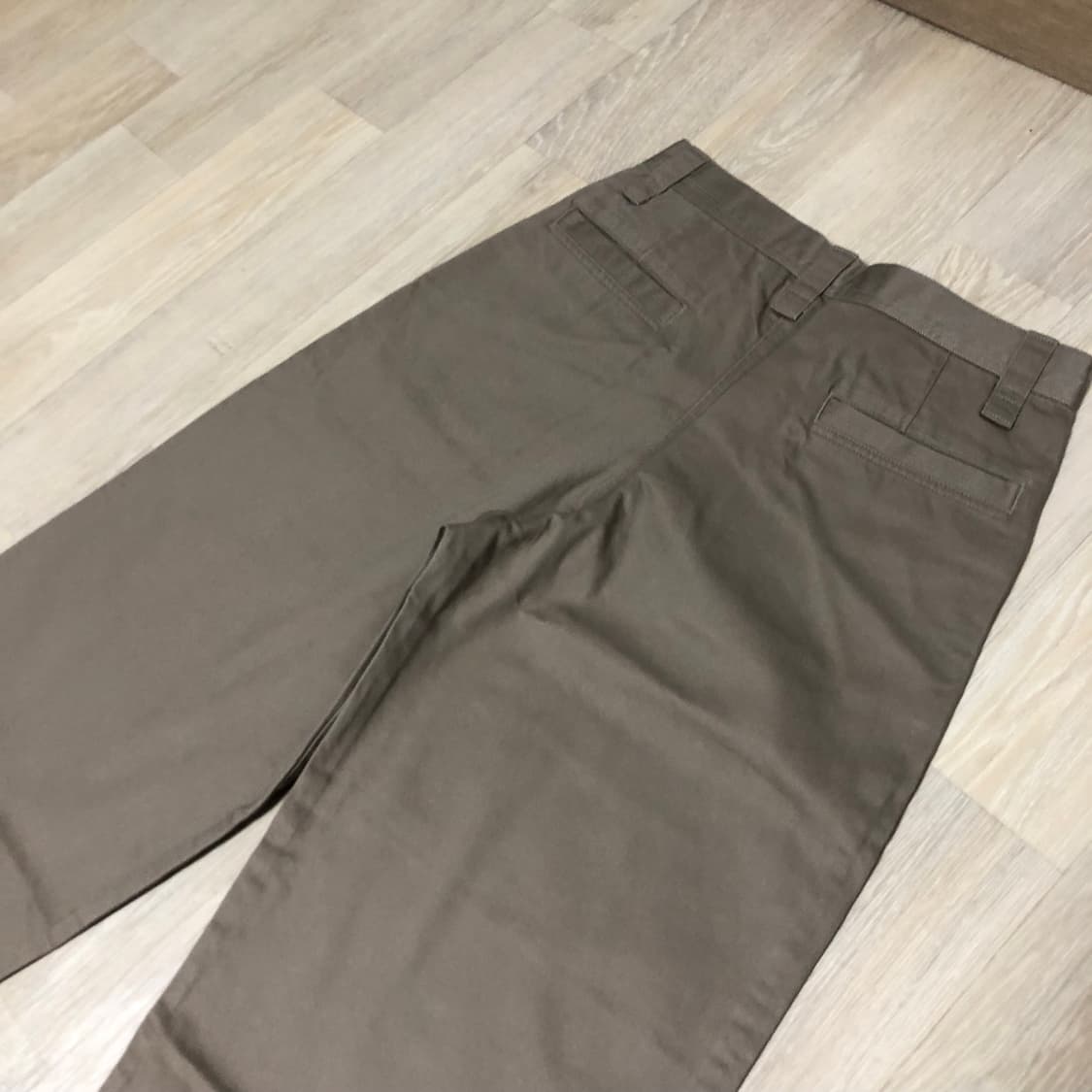 (30) 새상품 유니클로U 와이드핏 치노팬츠 베이지 상품이미지9