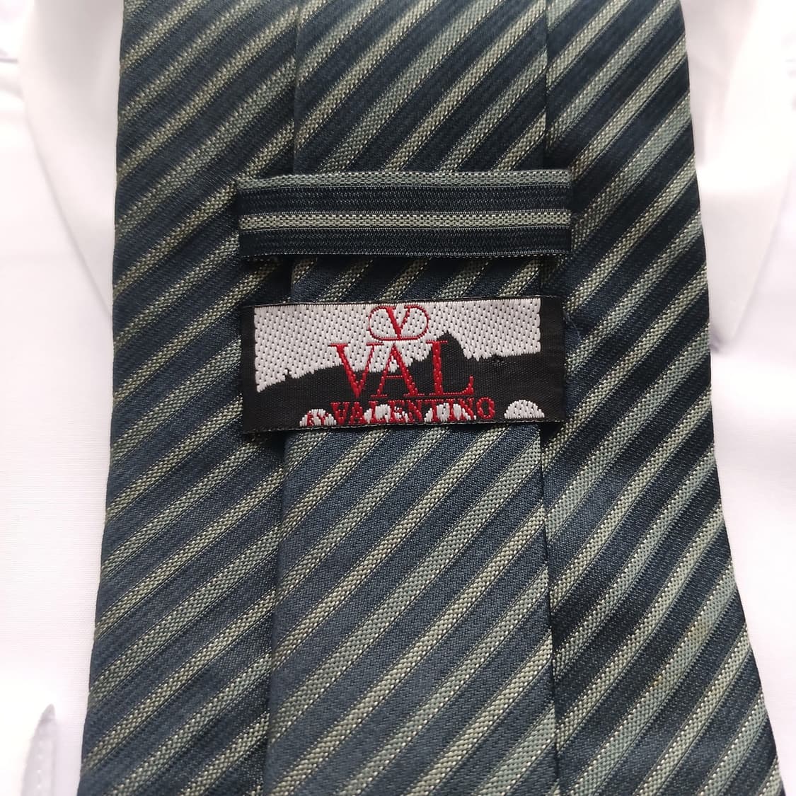 발렌티노 실크 네이비 스트라이프 넥타이 9.8cm B등급 A18608
 상품이미지5