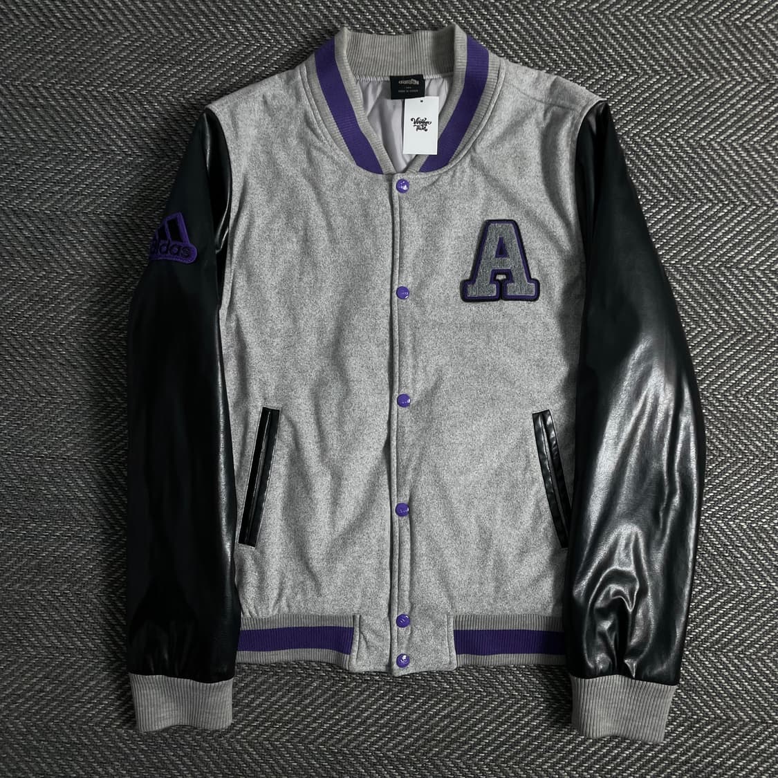 아디다스 빅로고 스웻 레더 바시티 자켓o 3186 상품이미지1