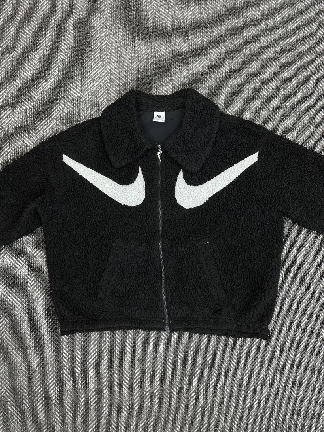 나이키 스우시 뽀글이 집업 블랙 상품이미지2