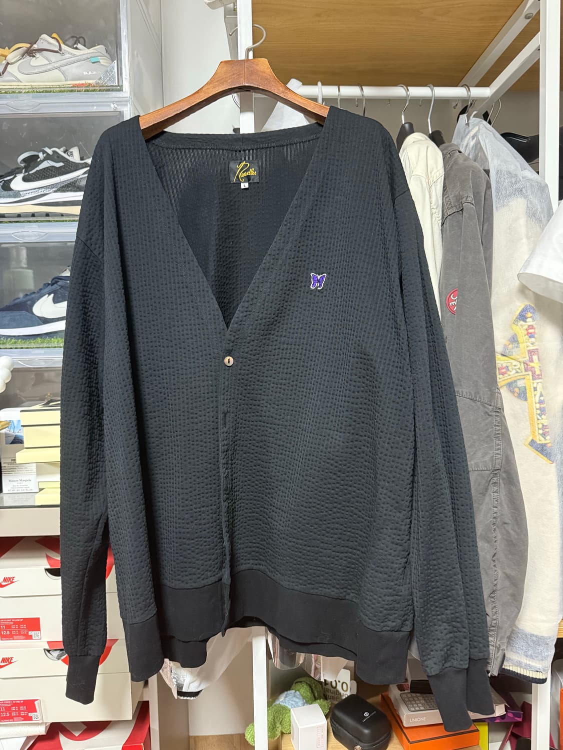 니들스 브이넥 가디건 (kp235black) L사이즈 상품이미지2