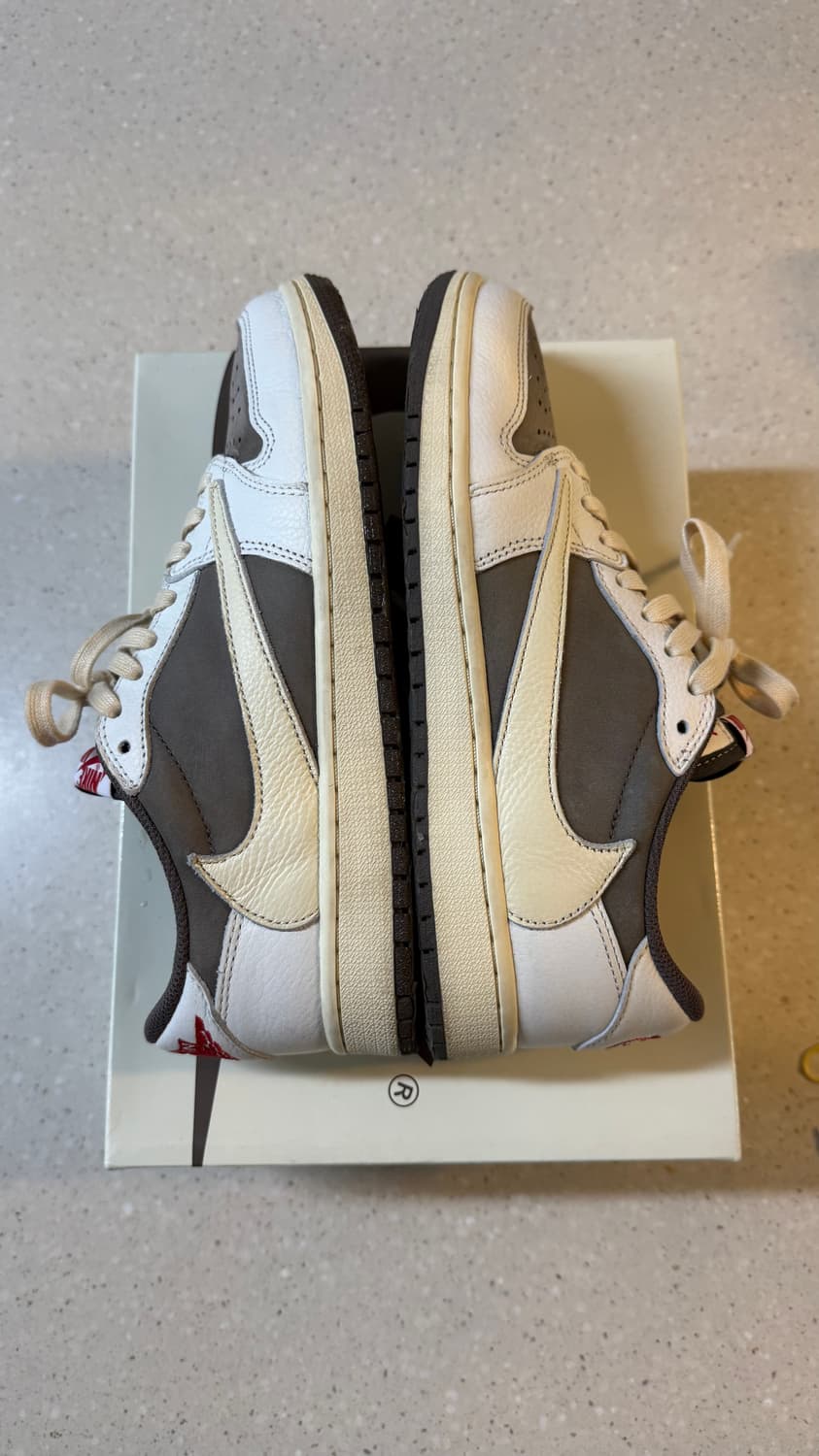 조던1 x 트래비스 스캇 (리버스 모카) 상품이미지4