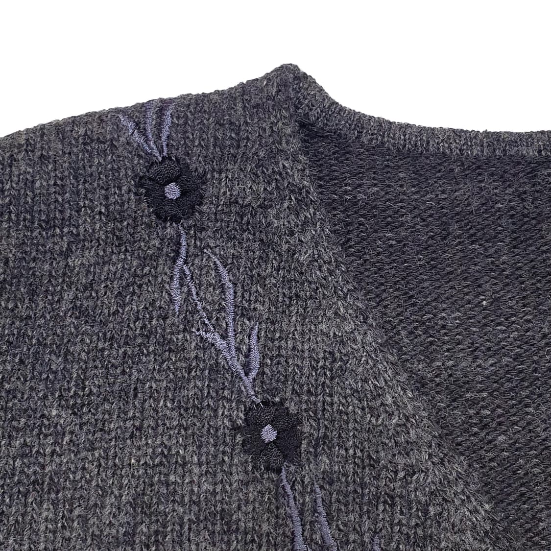 회색 V넥 자수 울 니트 가디건 상품이미지6