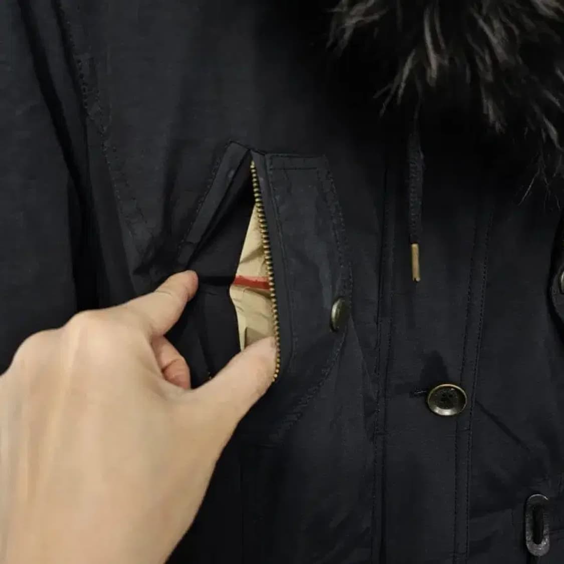 버버리 브릿 여성 패딩 코트 블랙 ~66 상품이미지4