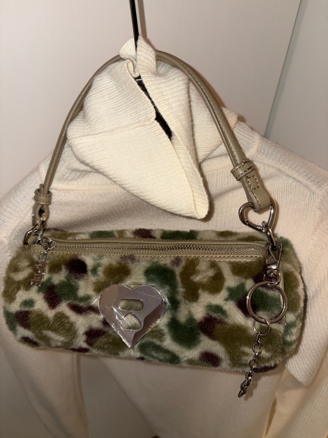 Aape 카모 숄더백 상품이미지1