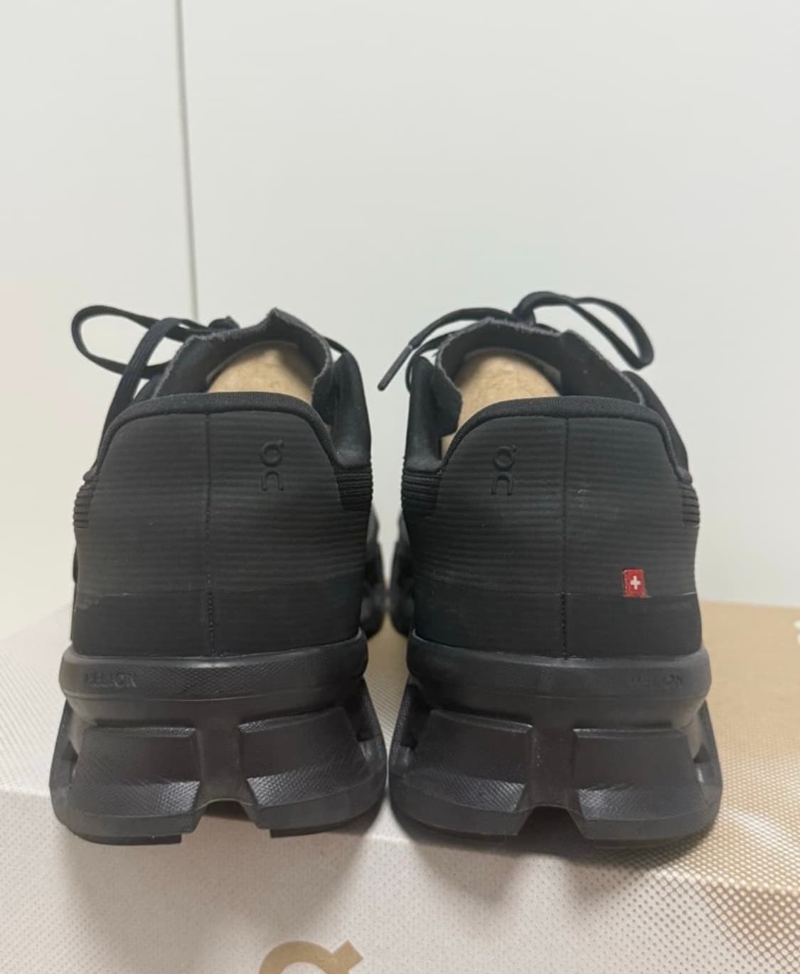 온러닝 클라우드몬스터 보이드 블랙 290 상품이미지3