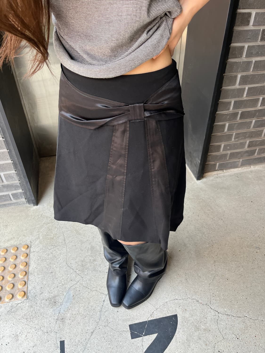 리본 디테일 스커트 블랙 상품이미지2